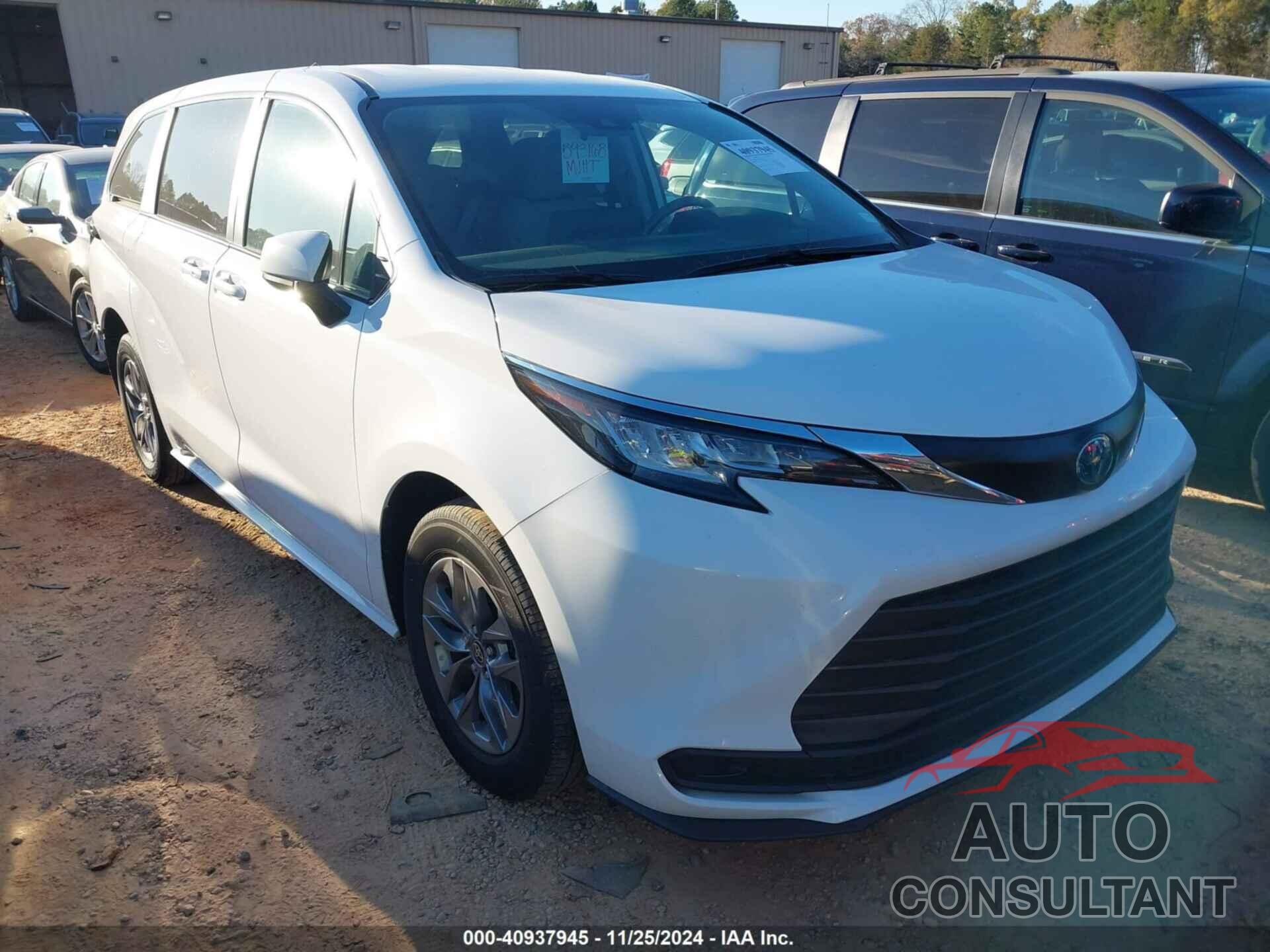 TOYOTA SIENNA 2023 - 5TDKSKFC0PS099460