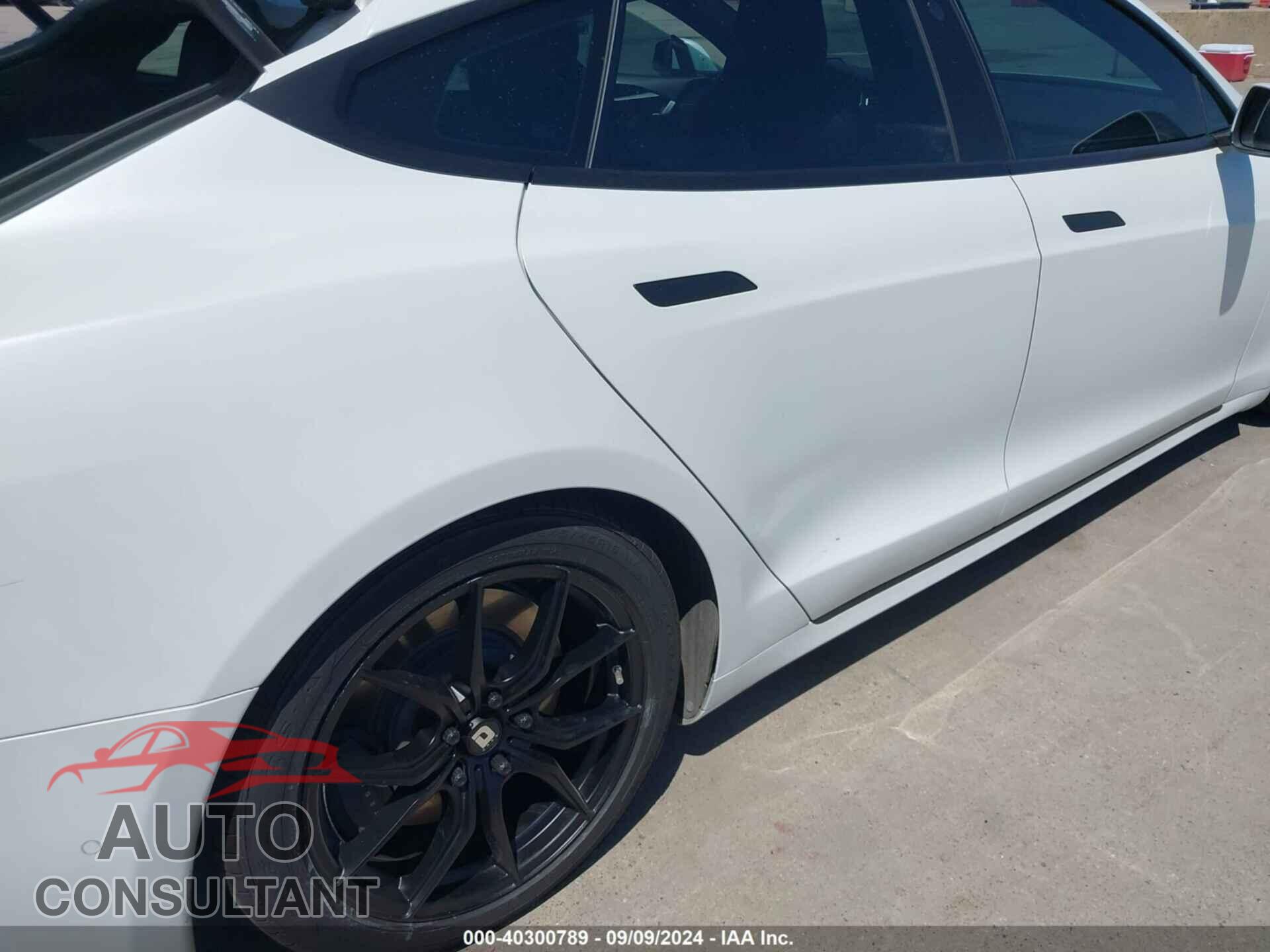TESLA MODEL S 2017 - 5YJSA1E2XHF188433
