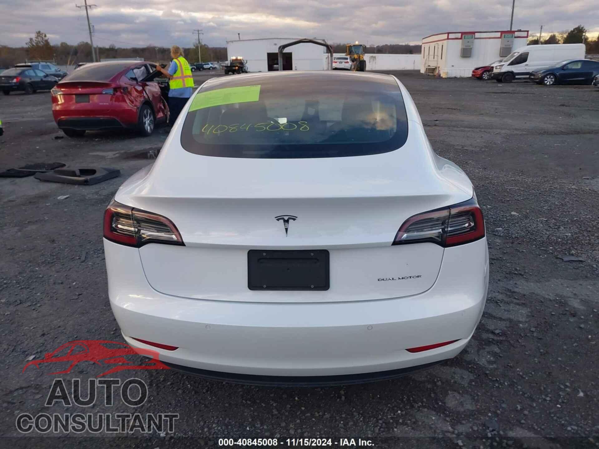 TESLA MODEL 3 2019 - 5YJ3E1EB6KF211660
