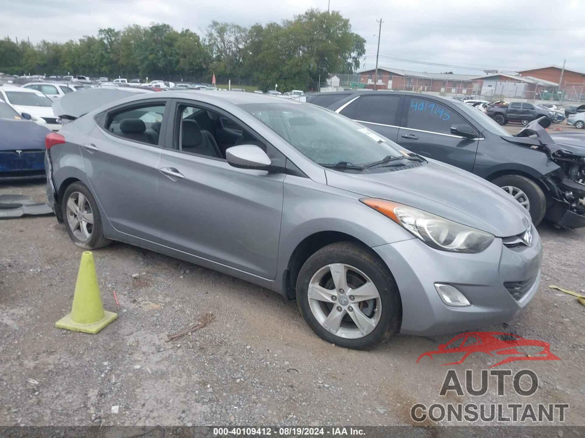 HYUNDAI ELANTRA 2013 - KMHDH4AE6DU951700