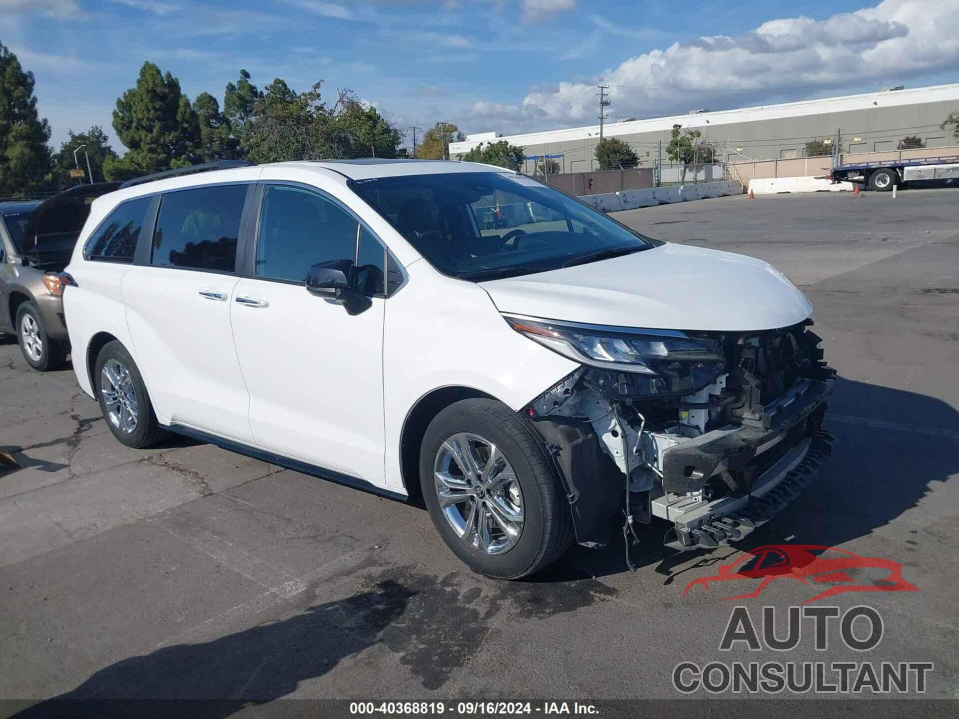 TOYOTA SIENNA 2023 - 5TDDSKFC1PS079131