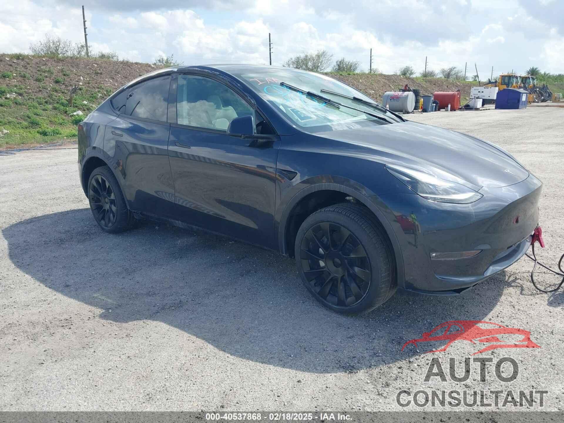 TESLA MODEL Y 2024 - 7SAYGAEE5RF074699