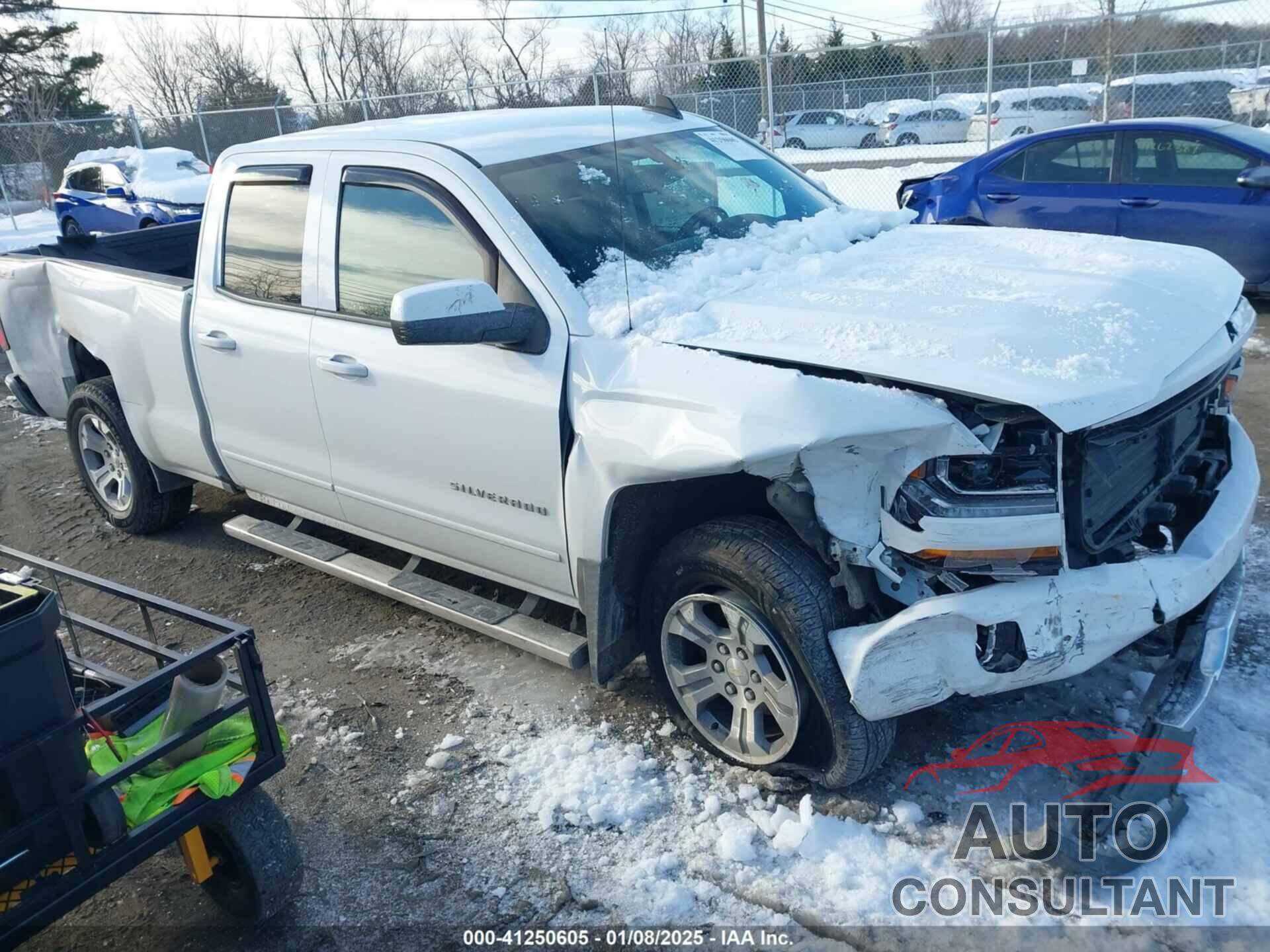 CHEVROLET SILVERADO 1500 2017 - 1GCVKREC6HZ268095