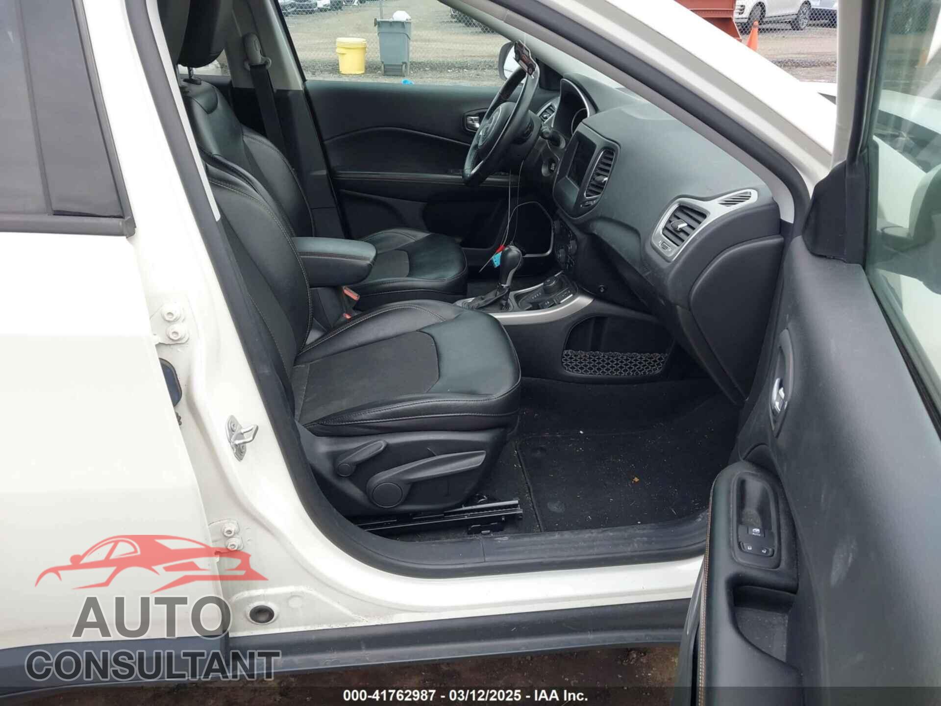 JEEP COMPASS 2020 - 3C4NJDBB4LT153691