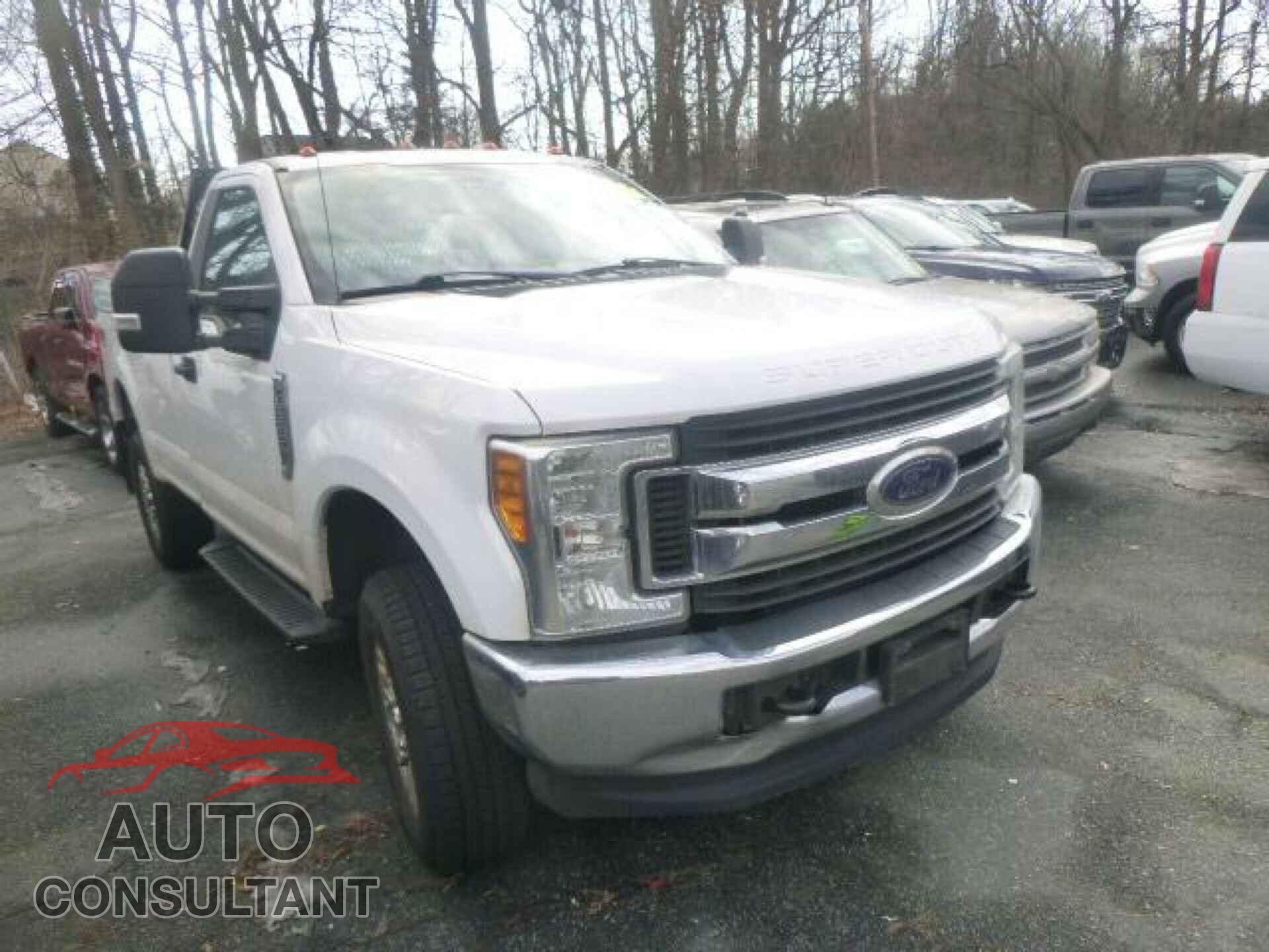 FORD F350 2017 - 1FTRF3B61HEB97543
