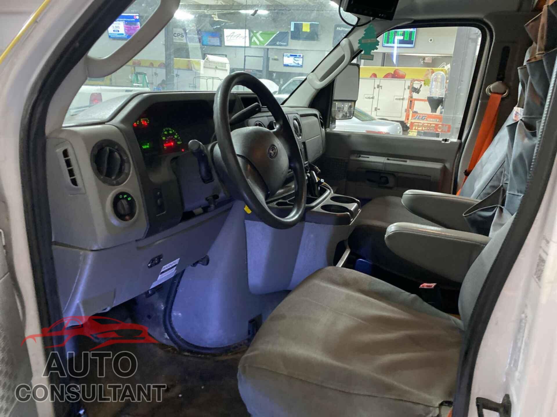 FORD E-450 CUTAWAY 2018 - 1FDXE4FS7JDC25036