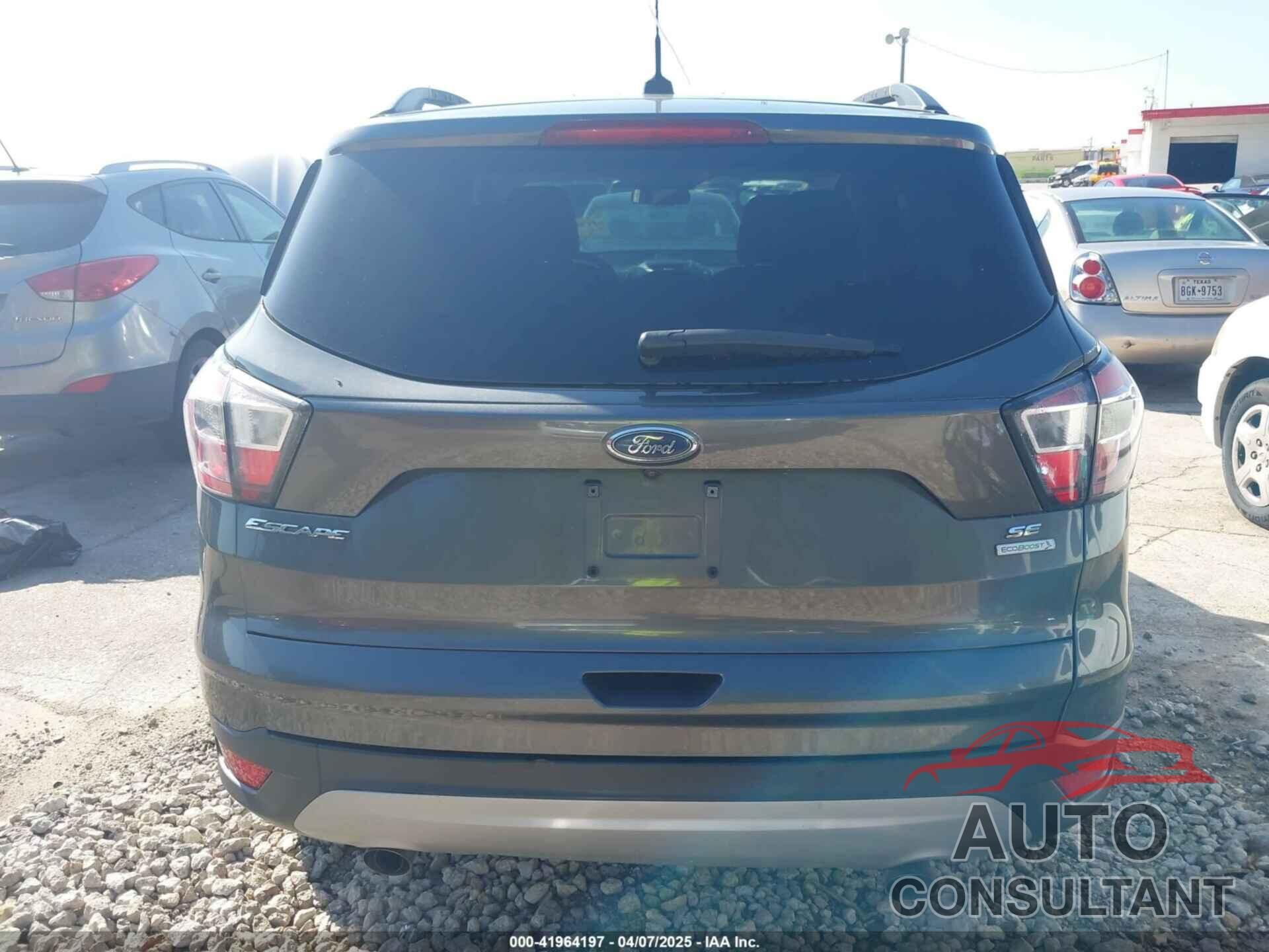 FORD ESCAPE 2017 - 1FMCU0GD7HUA38402