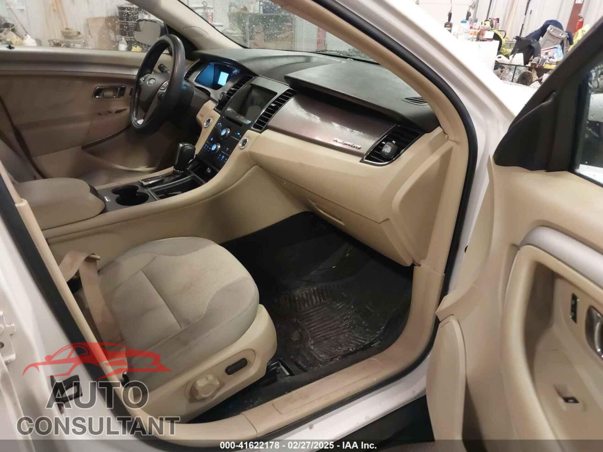 FORD TAURUS 2018 - 1FAHP2E80JG134580