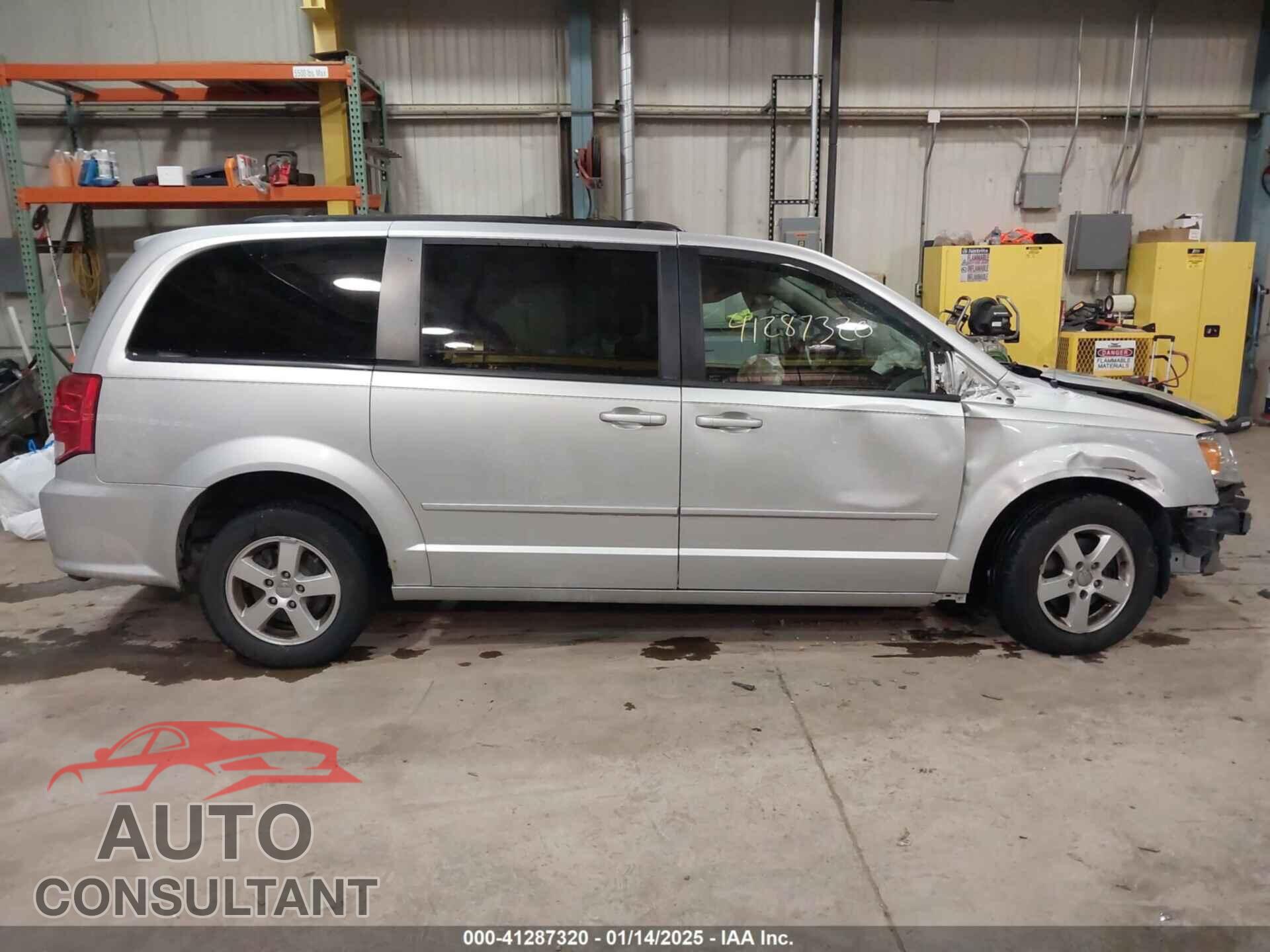 DODGE GRAND CARAVAN 2011 - 2D4RN3DG2BR668685