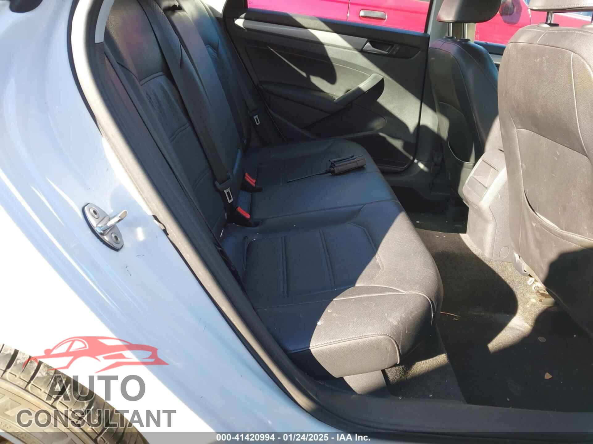 VOLKSWAGEN PASSAT 2015 - 1VWAT7A37FC089437