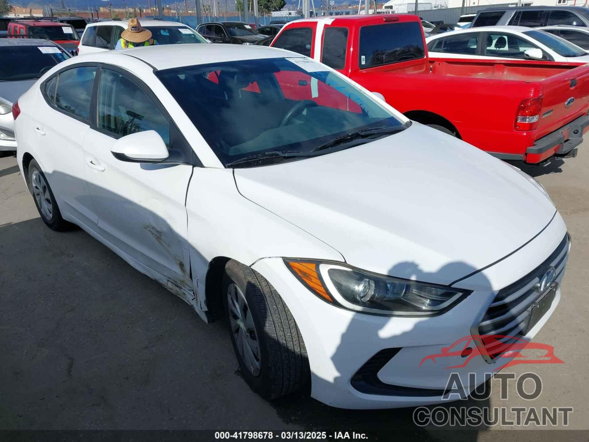 HYUNDAI ELANTRA 2018 - 5NPD74LF7JH355787