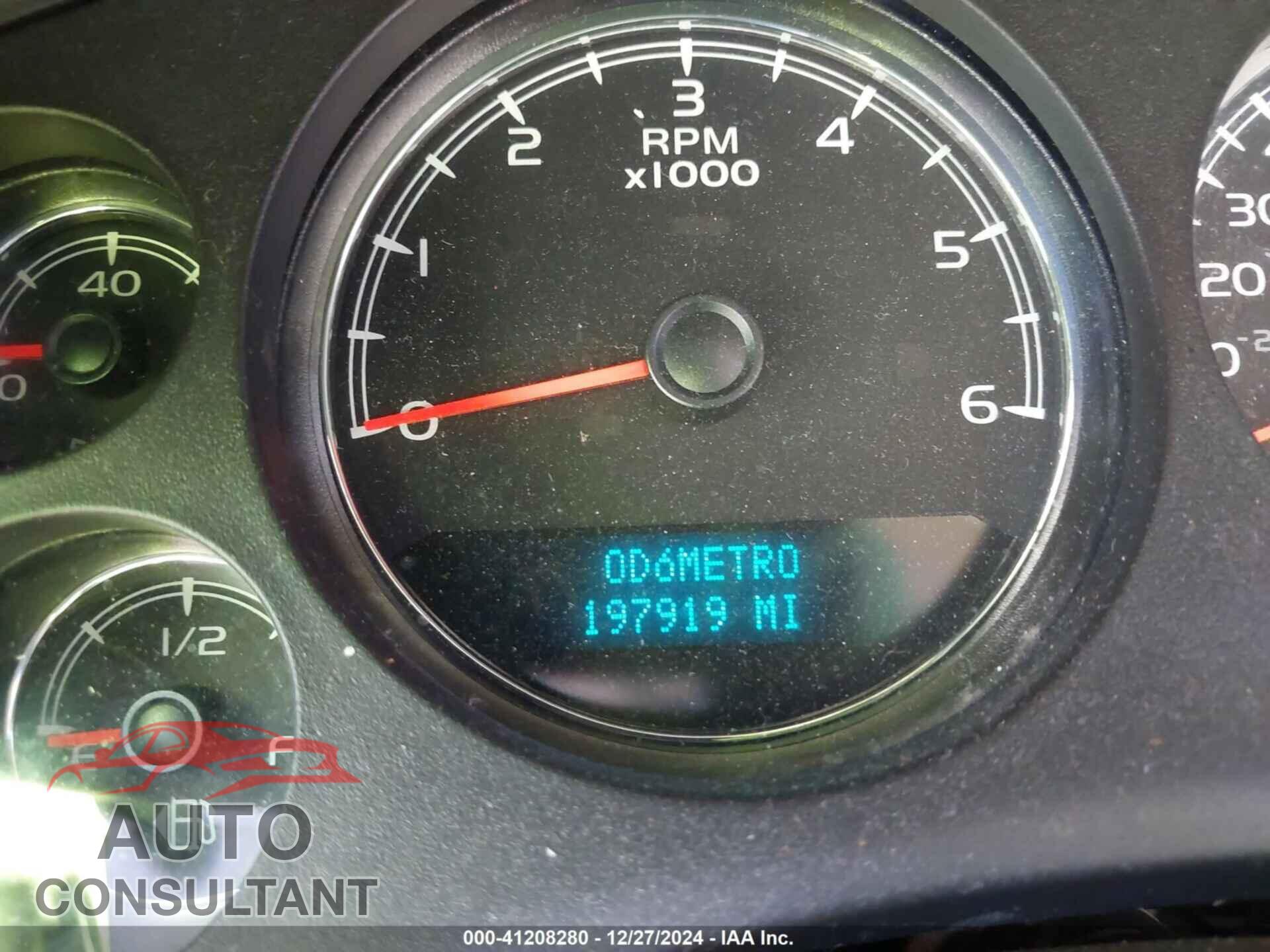 CHEVROLET TAHOE 2011 - 1GNSCBE07BR393392
