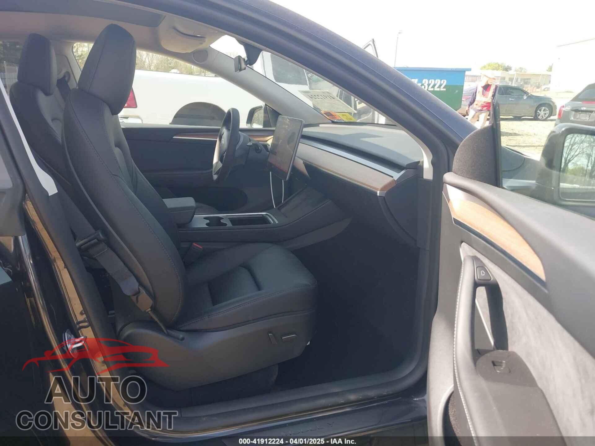 TESLA MODEL Y 2024 - 7SAYGDEE1RF995867