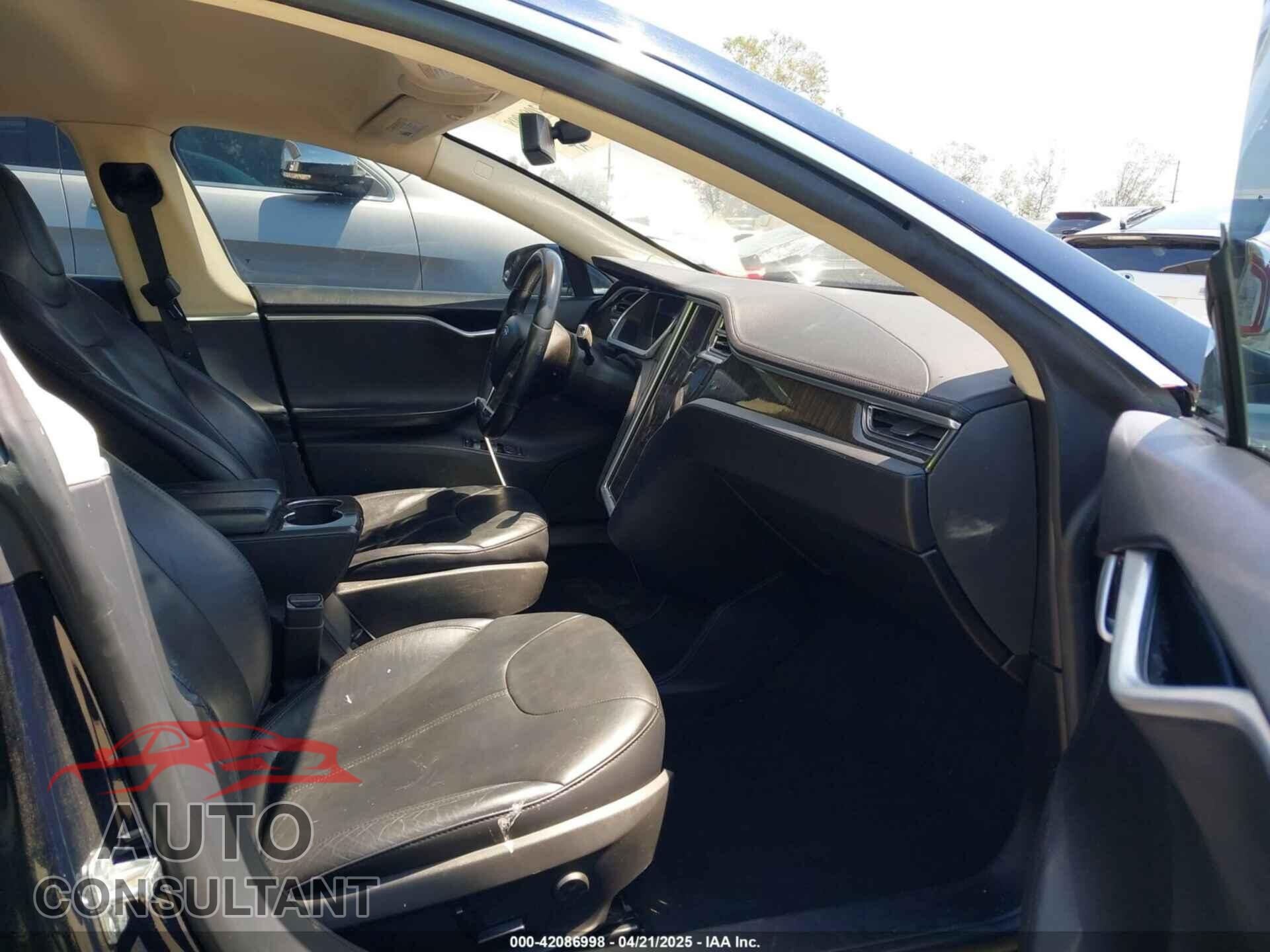 TESLA MODEL S 2013 - 5YJSA1DN1DFP05317