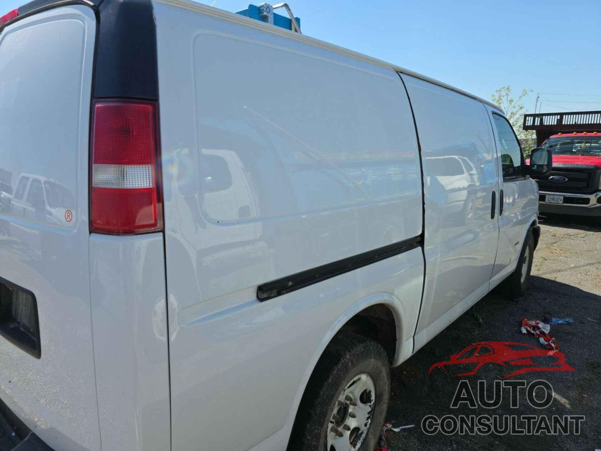 CHEVROLET EXPRESS G2500 2017 - 1GCWGAF15H1208568