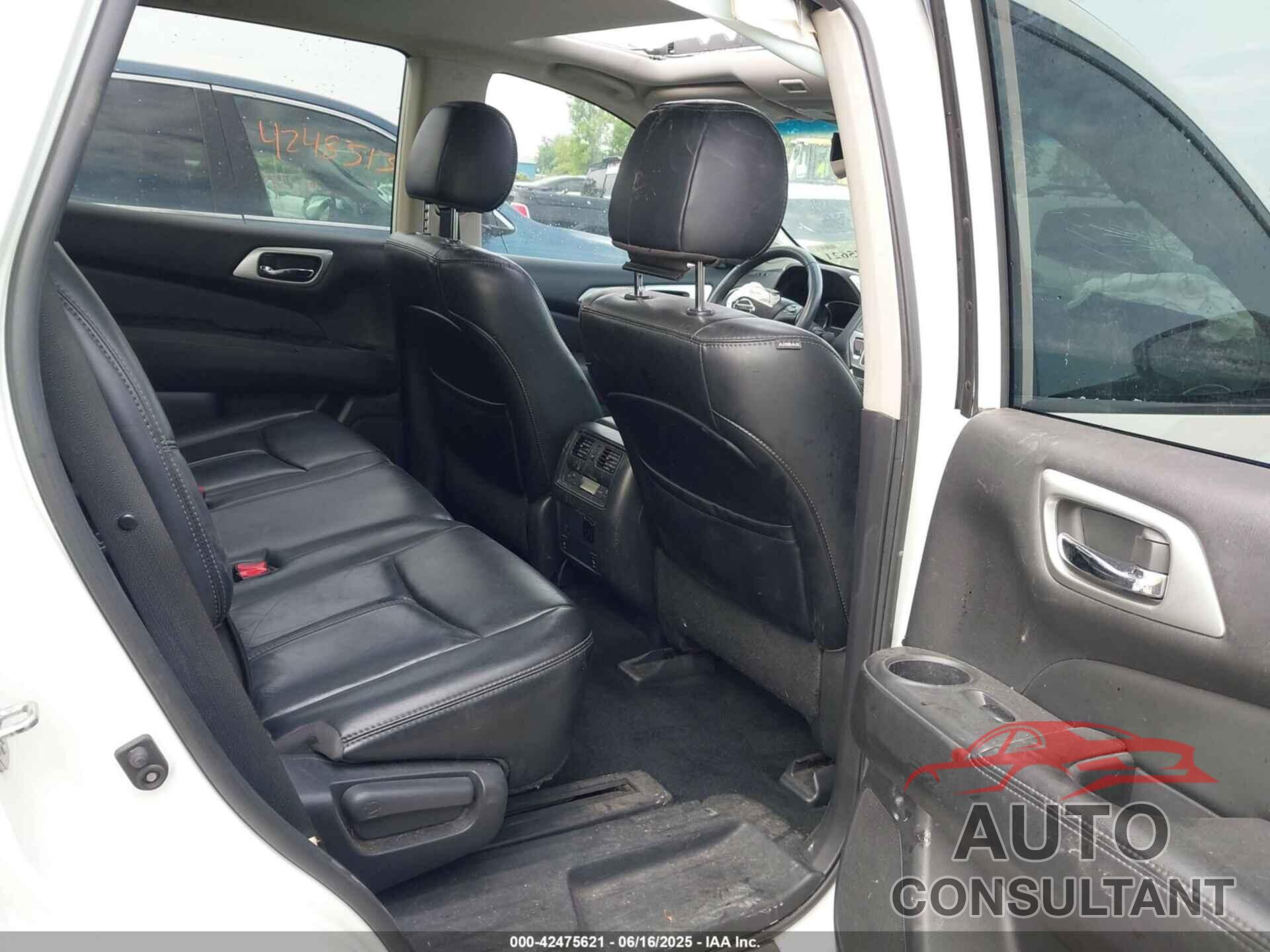 NISSAN PATHFINDER 2017 - 5N1DR2MM9HC642769