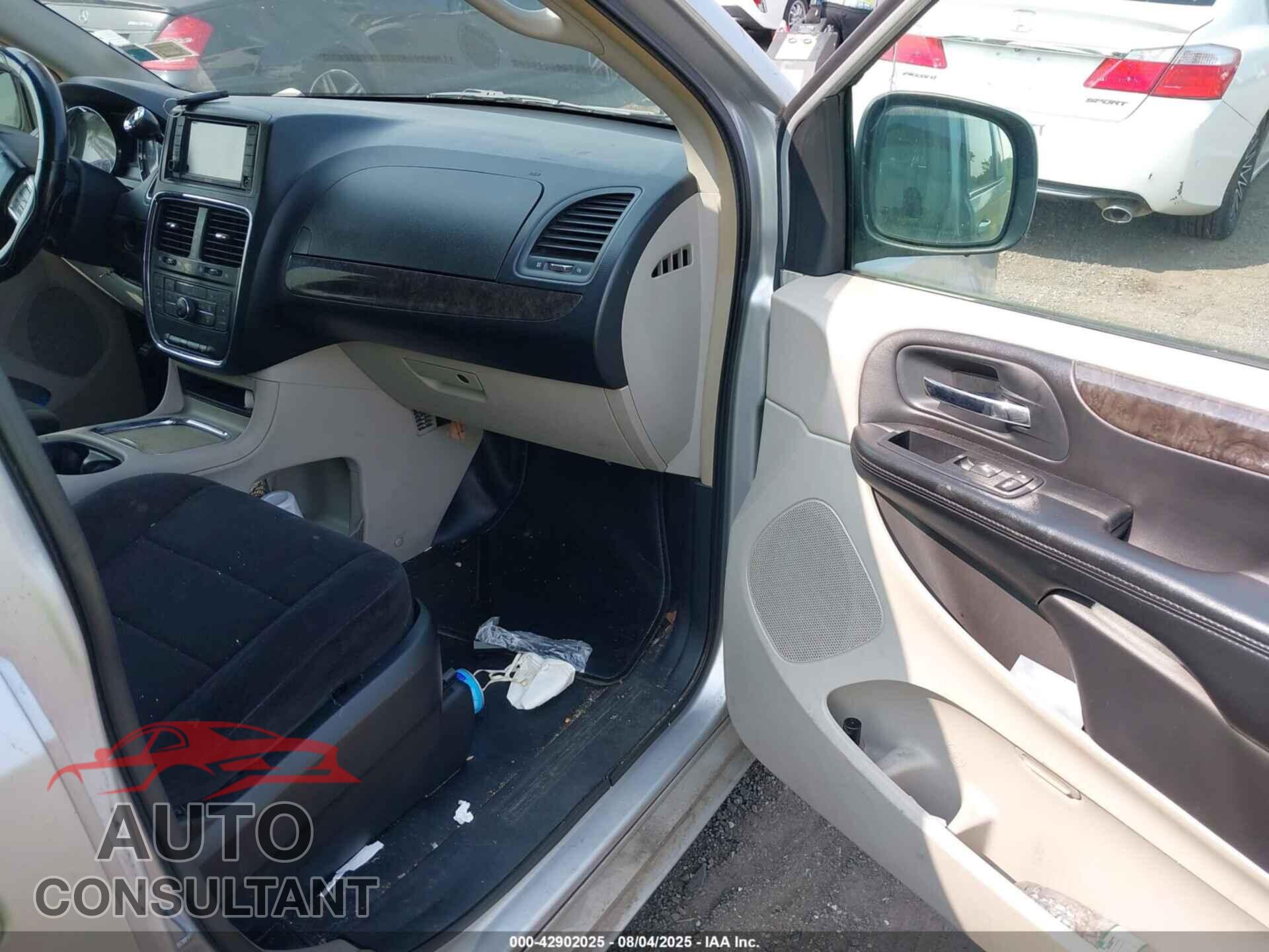 DODGE GRAND CARAVAN 2011 - 2D4RN5DG0BR659849