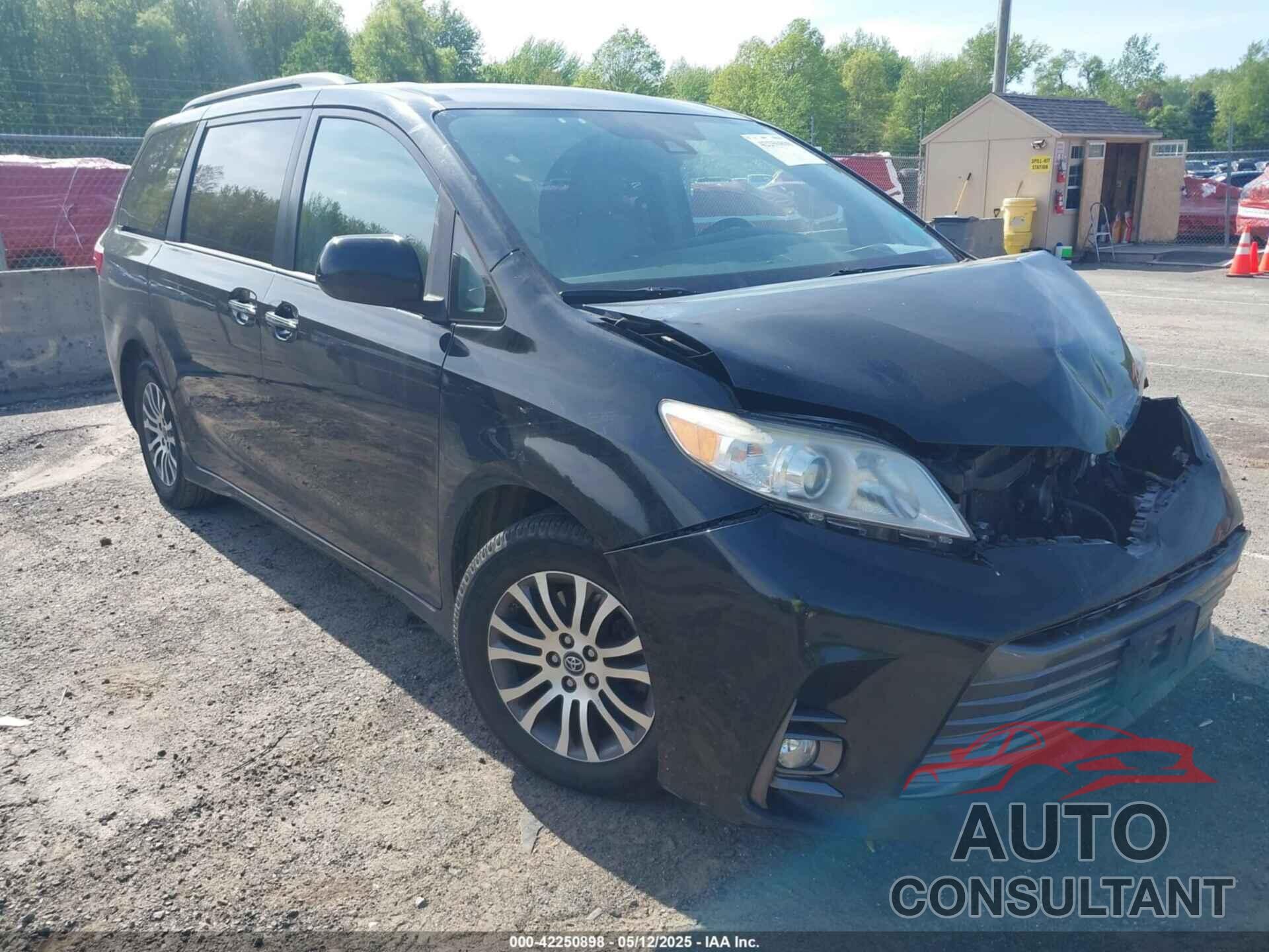 TOYOTA SIENNA 2018 - 5TDYZ3DC2JS926543