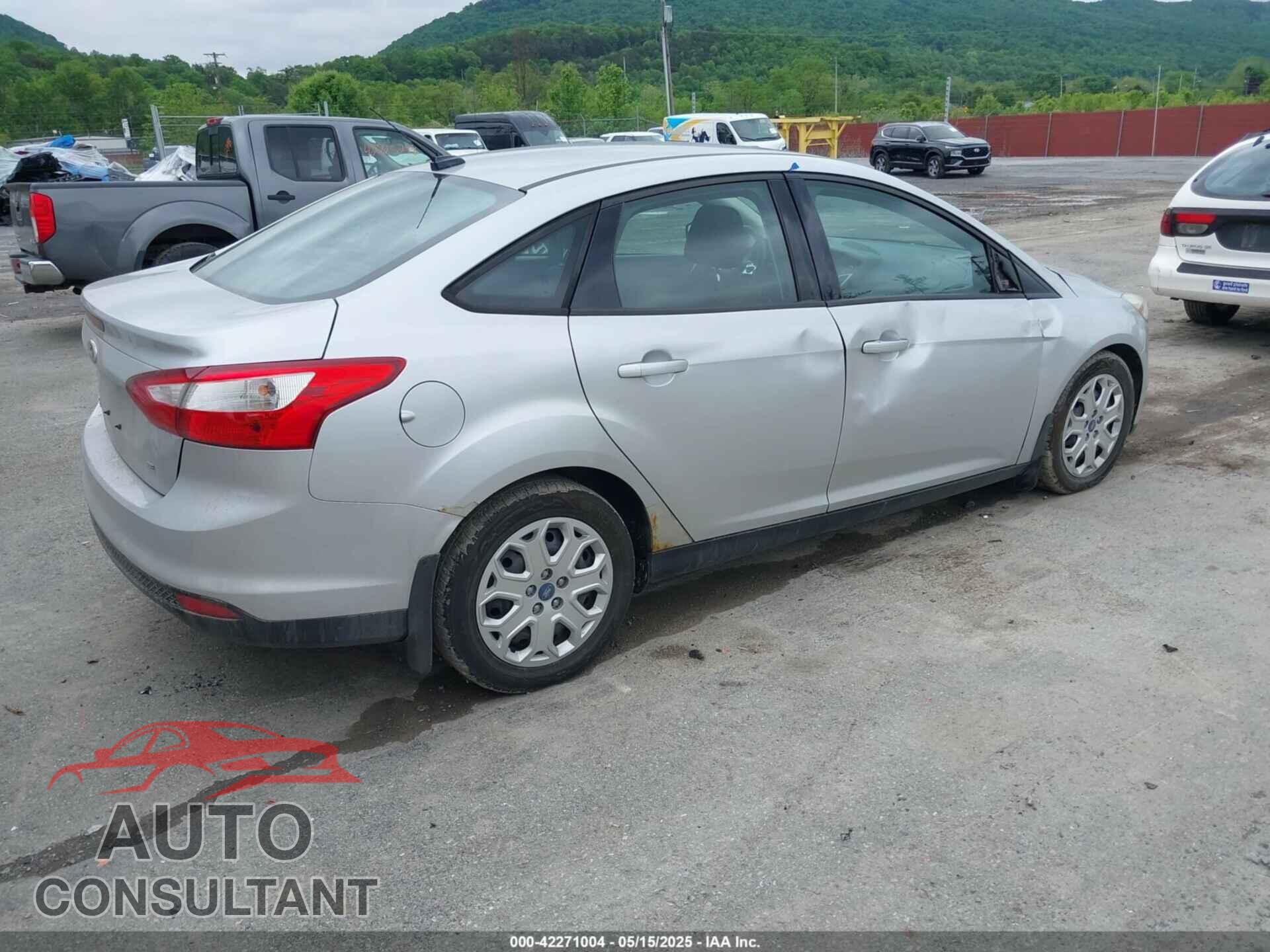 FORD FOCUS 2012 - 1FAHP3F27CL127751