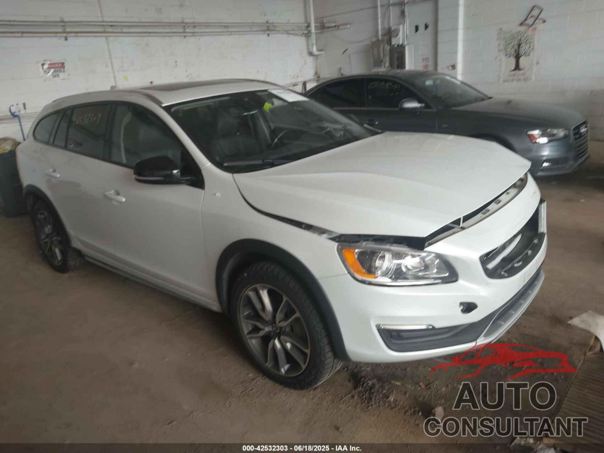 VOLVO V60 CROSS COUNTRY 2017 - YV440MWK8H1035258