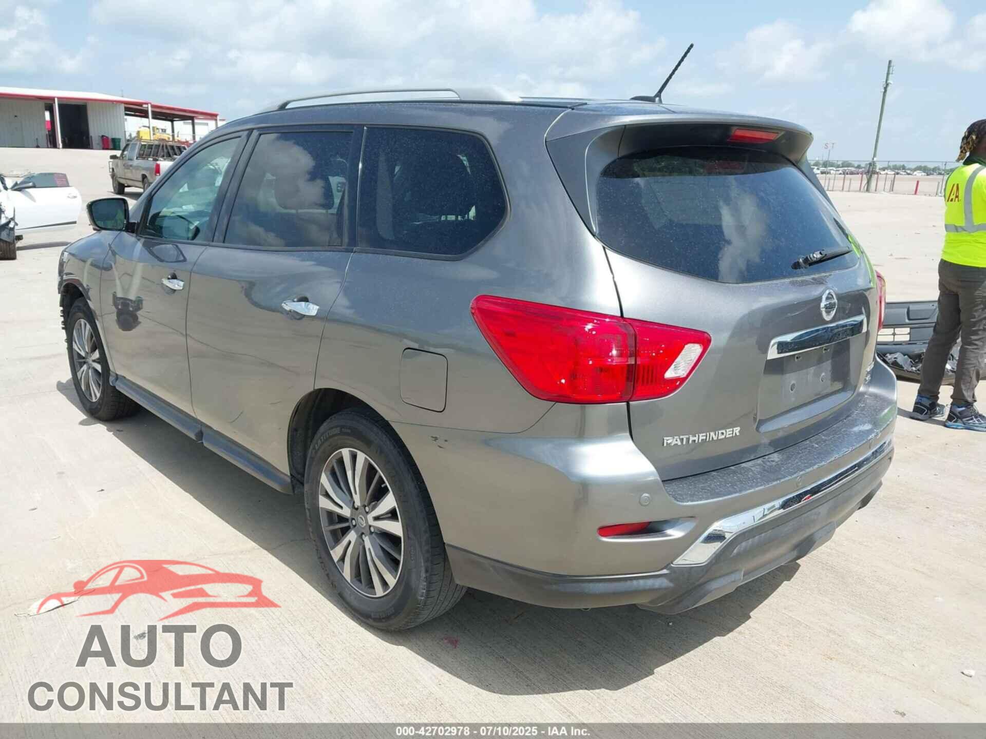 NISSAN PATHFINDER 2017 - 5N1DR2MM4HC673637