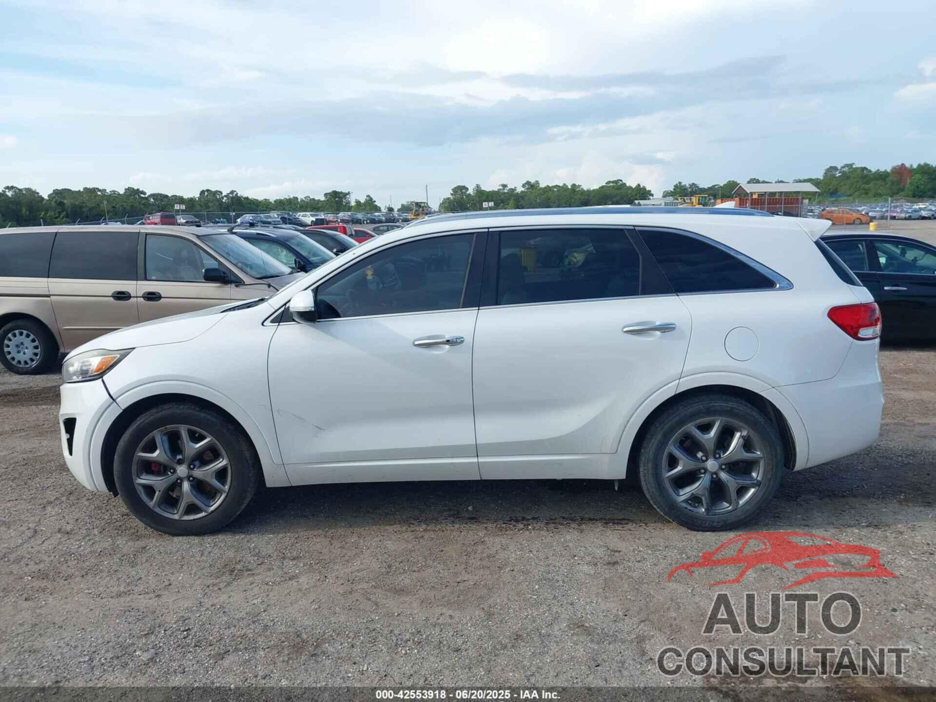 KIA SORENTO 2017 - 5XYPK4A50HG308771