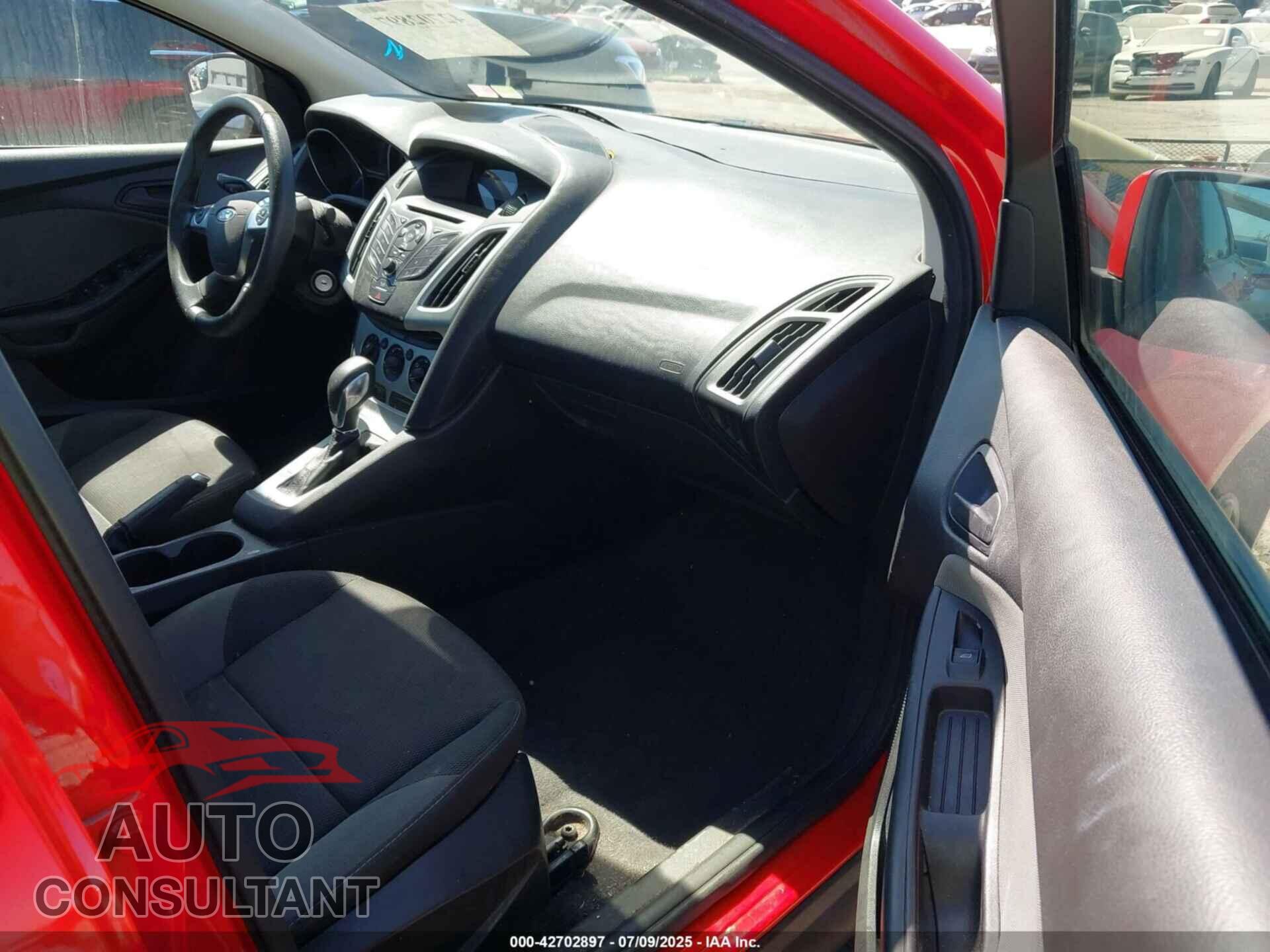 FORD FOCUS 2012 - 1FAHP3F21CL177044