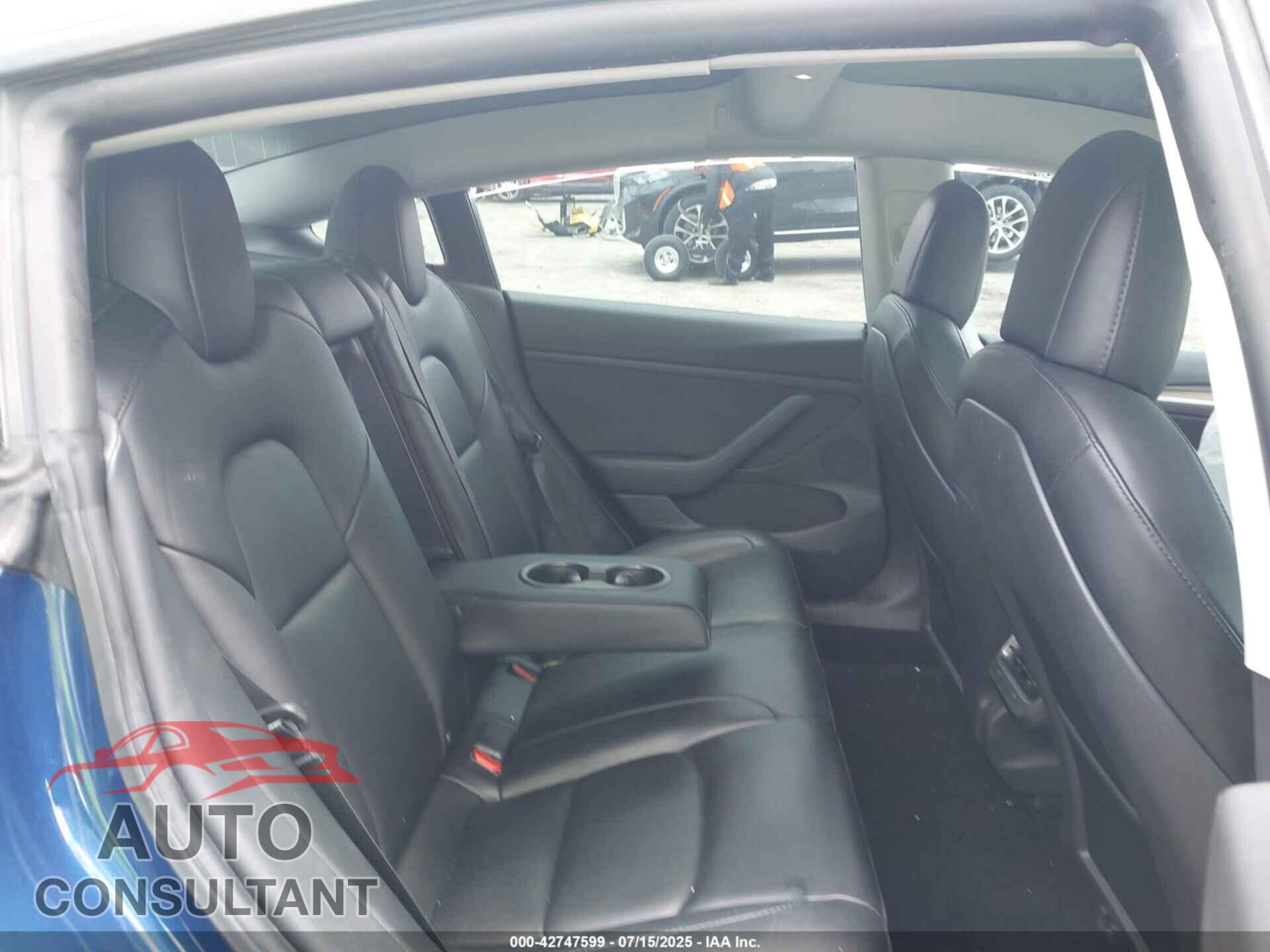 TESLA MODEL 3 2021 - 5YJ3E1EA1MF017550