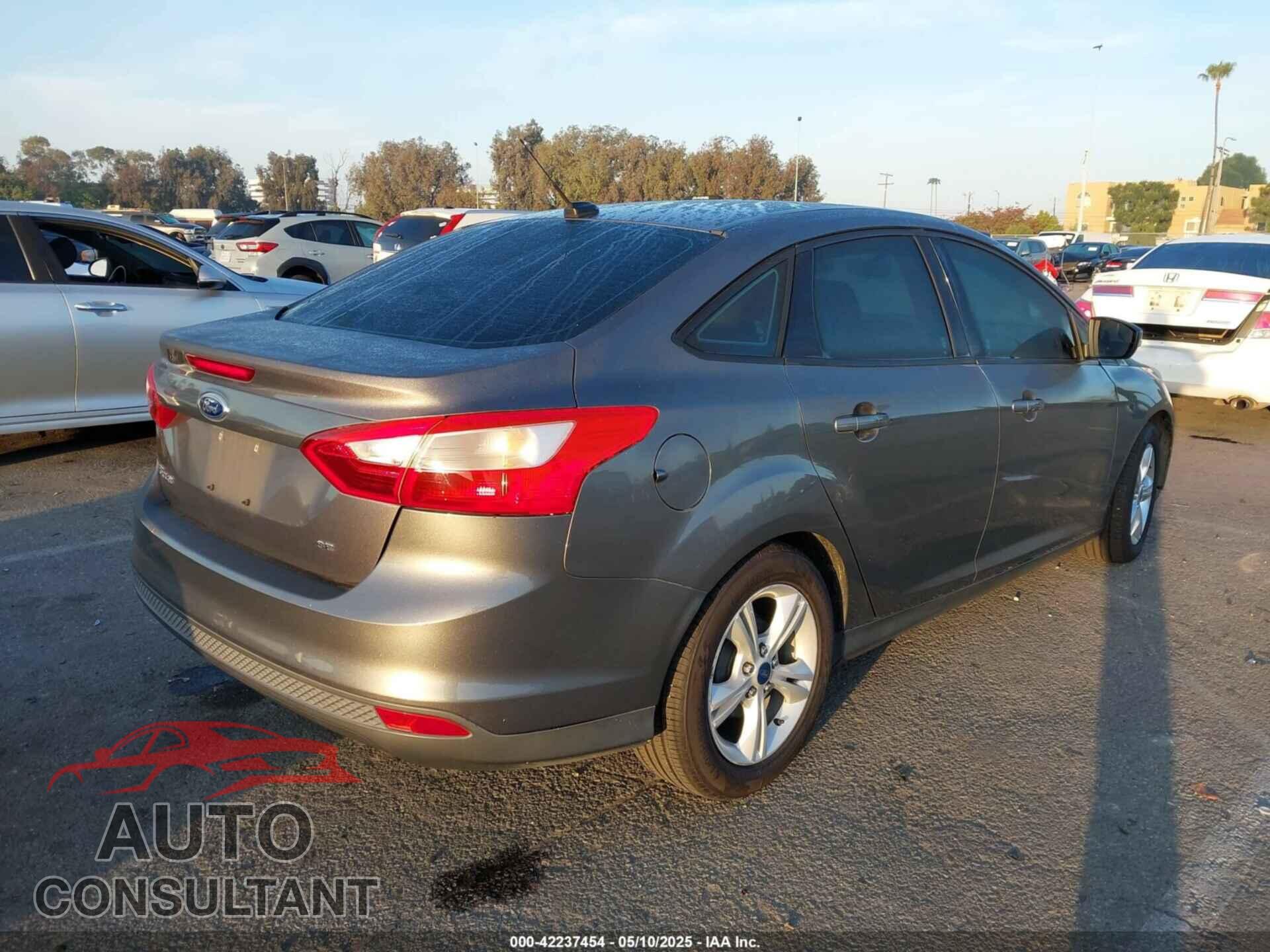 FORD FOCUS 2014 - 1FADP3F27EL111275