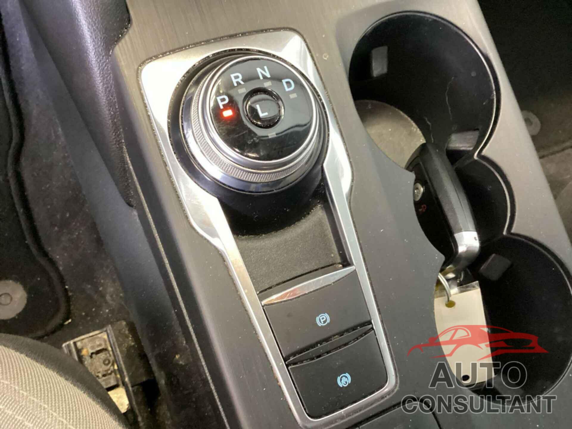 FORD ESCAPE 2021 - 1FMCU9G63MUA42804