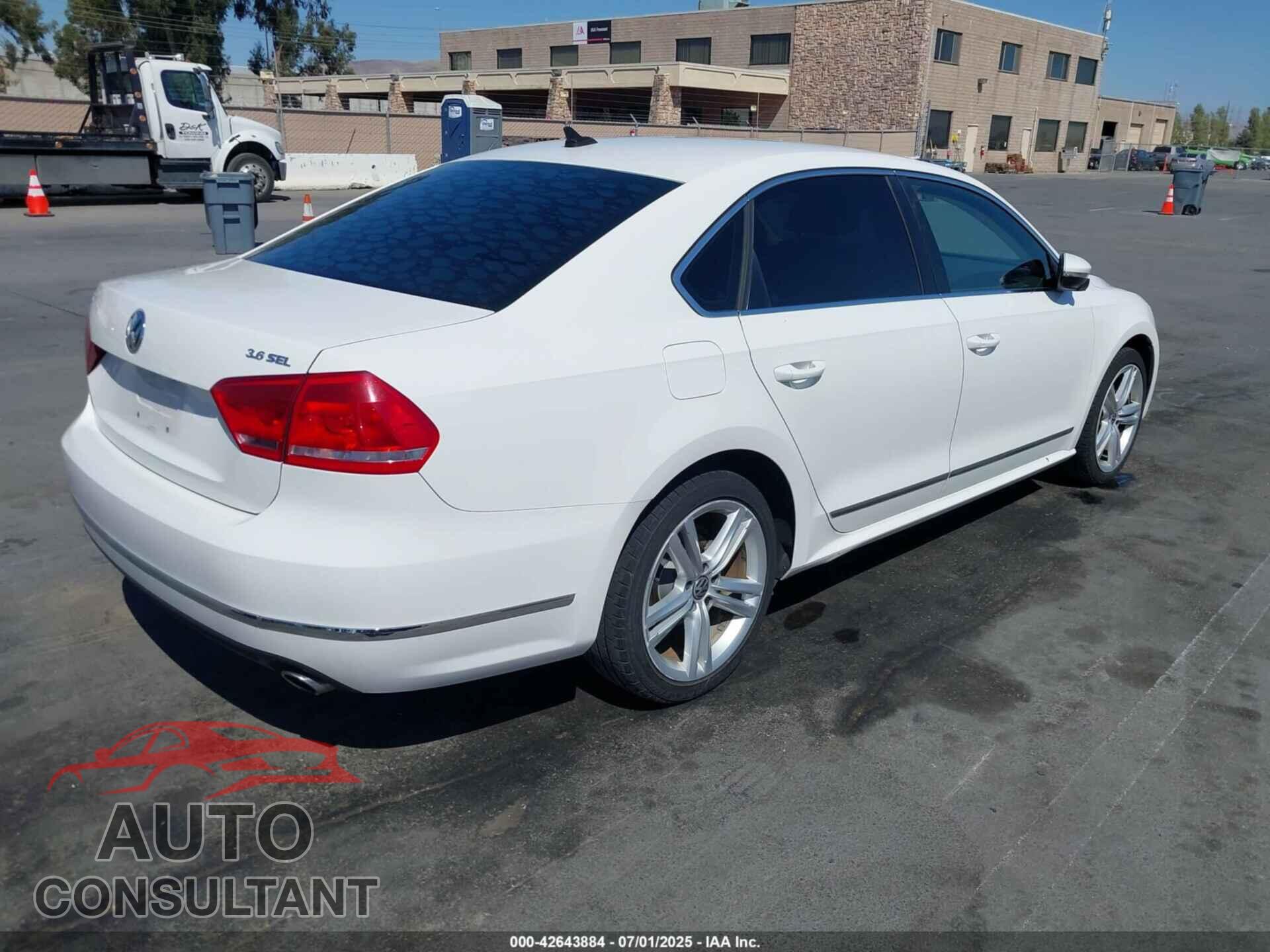 VOLKSWAGEN PASSAT 2012 - 1VWCM7A32CC010998