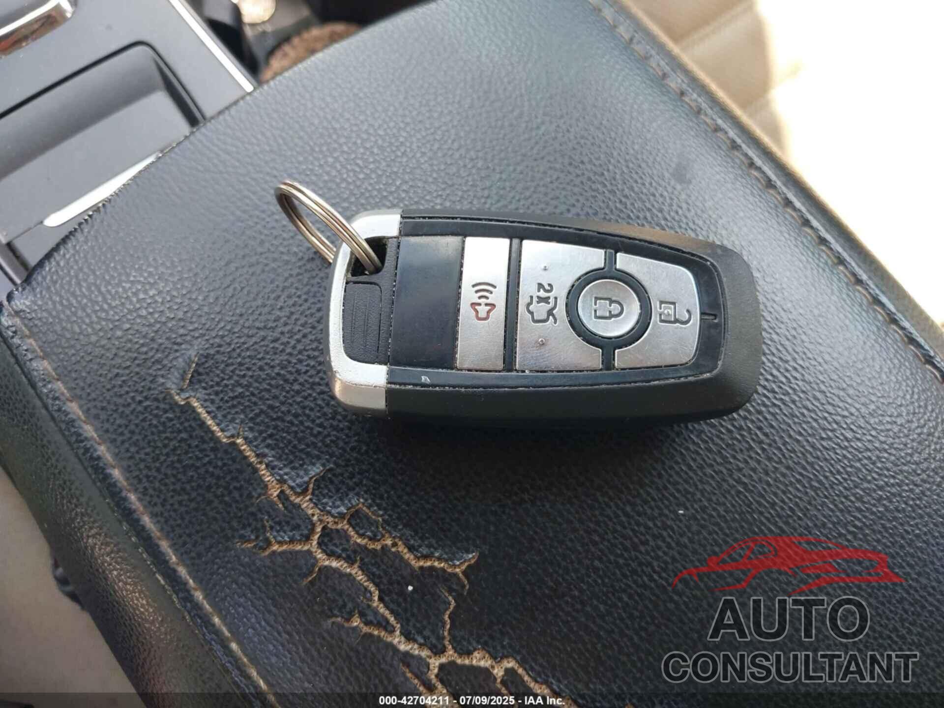 FORD FUSION 2017 - 3FA6P0G71HR327906