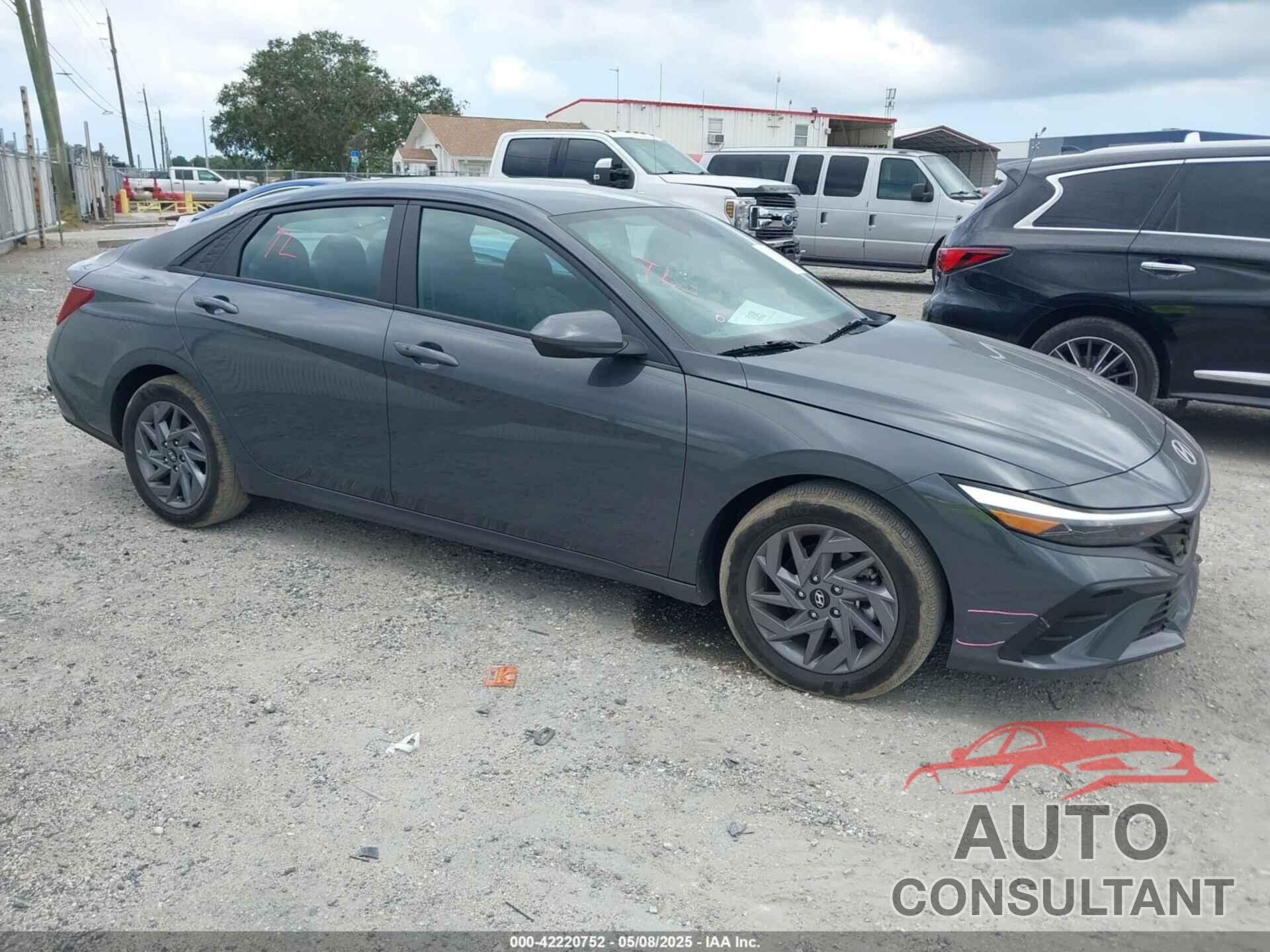 HYUNDAI ELANTRA 2024 - KMHLM4DG5RU636950