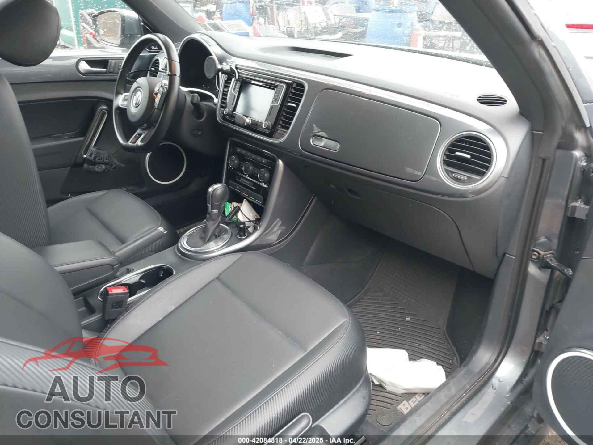 VOLKSWAGEN BEETLE 2019 - 3VW5DAAT6KM505210