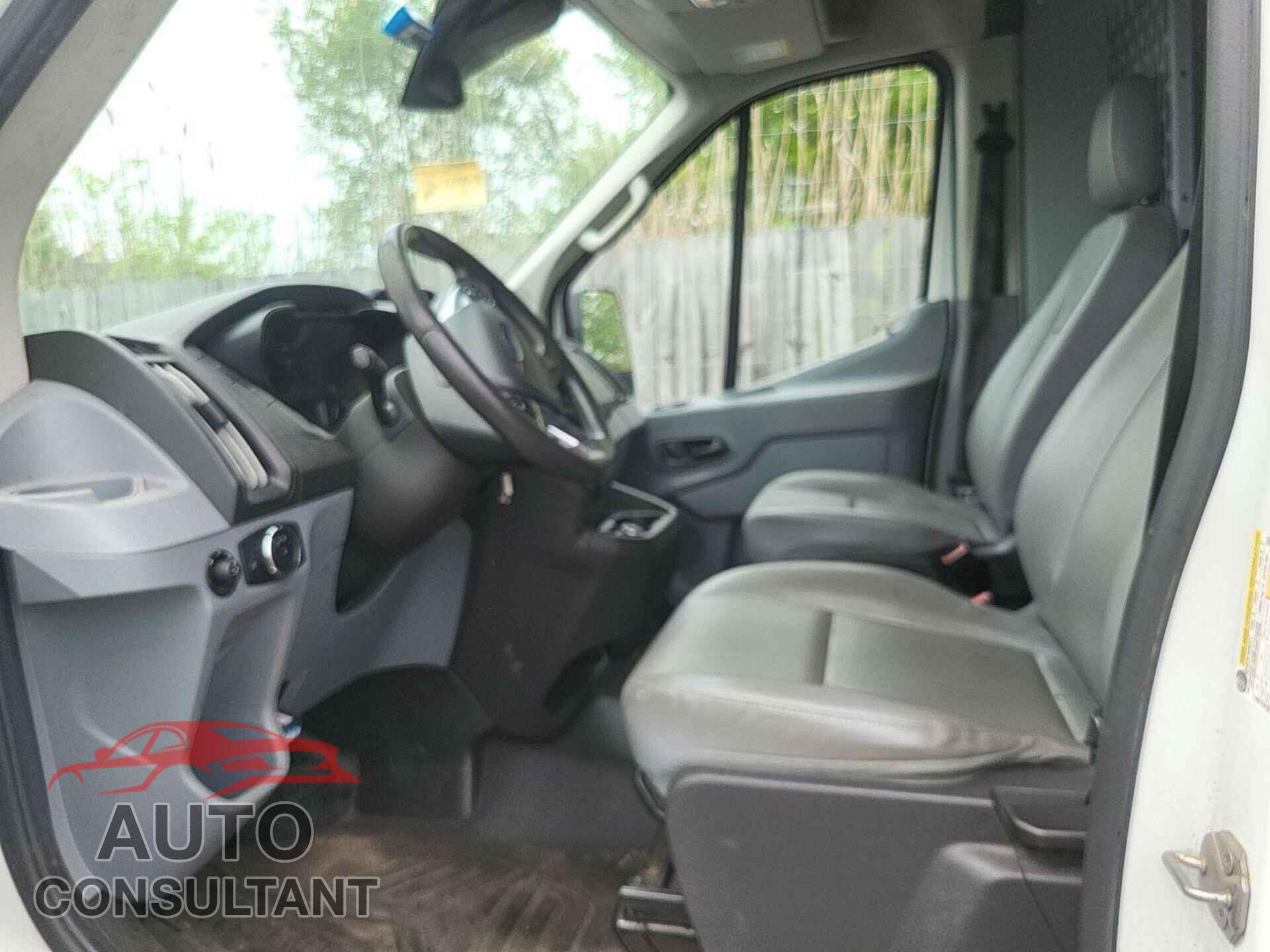 FORD TRANSIT 2018 - 1FTYR2CM4JKA00639