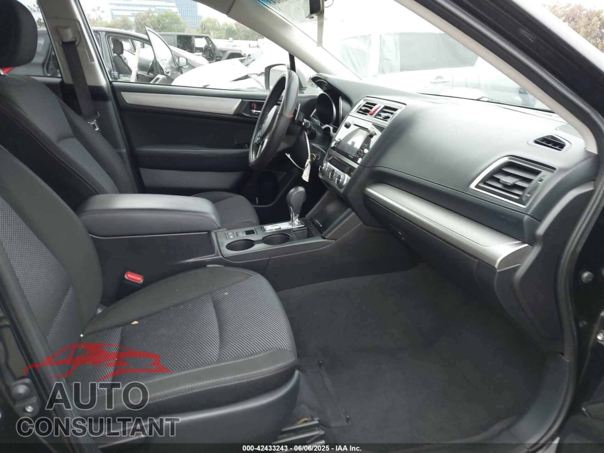 SUBARU OUTBACK 2017 - 4S4BSACC8H3433828