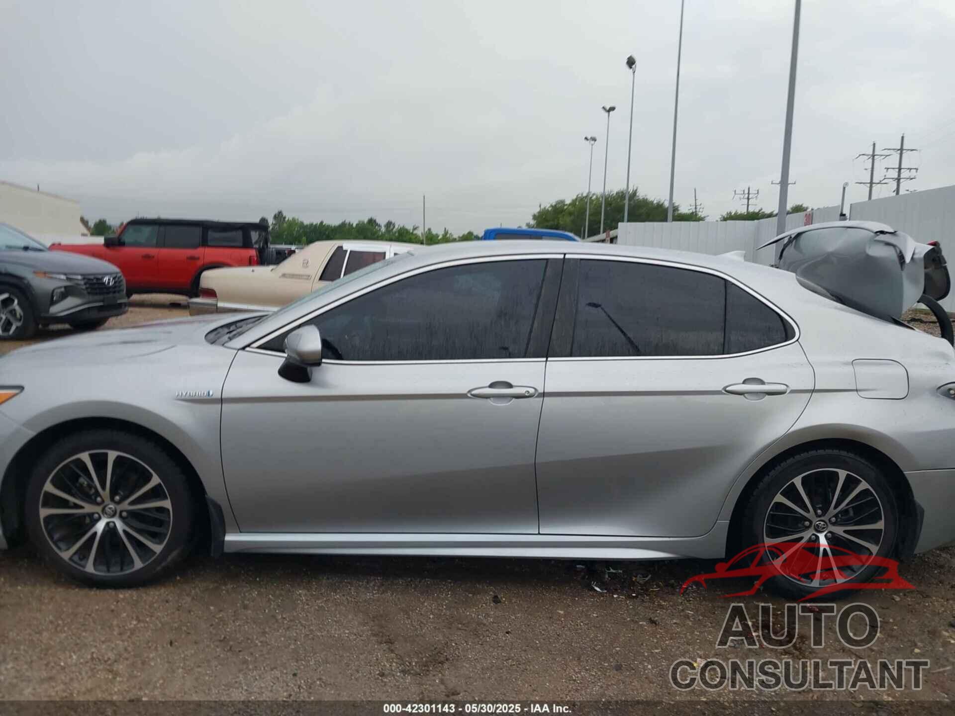 TOYOTA CAMRY HYBRID 2019 - 4T1B21HK8KU012077