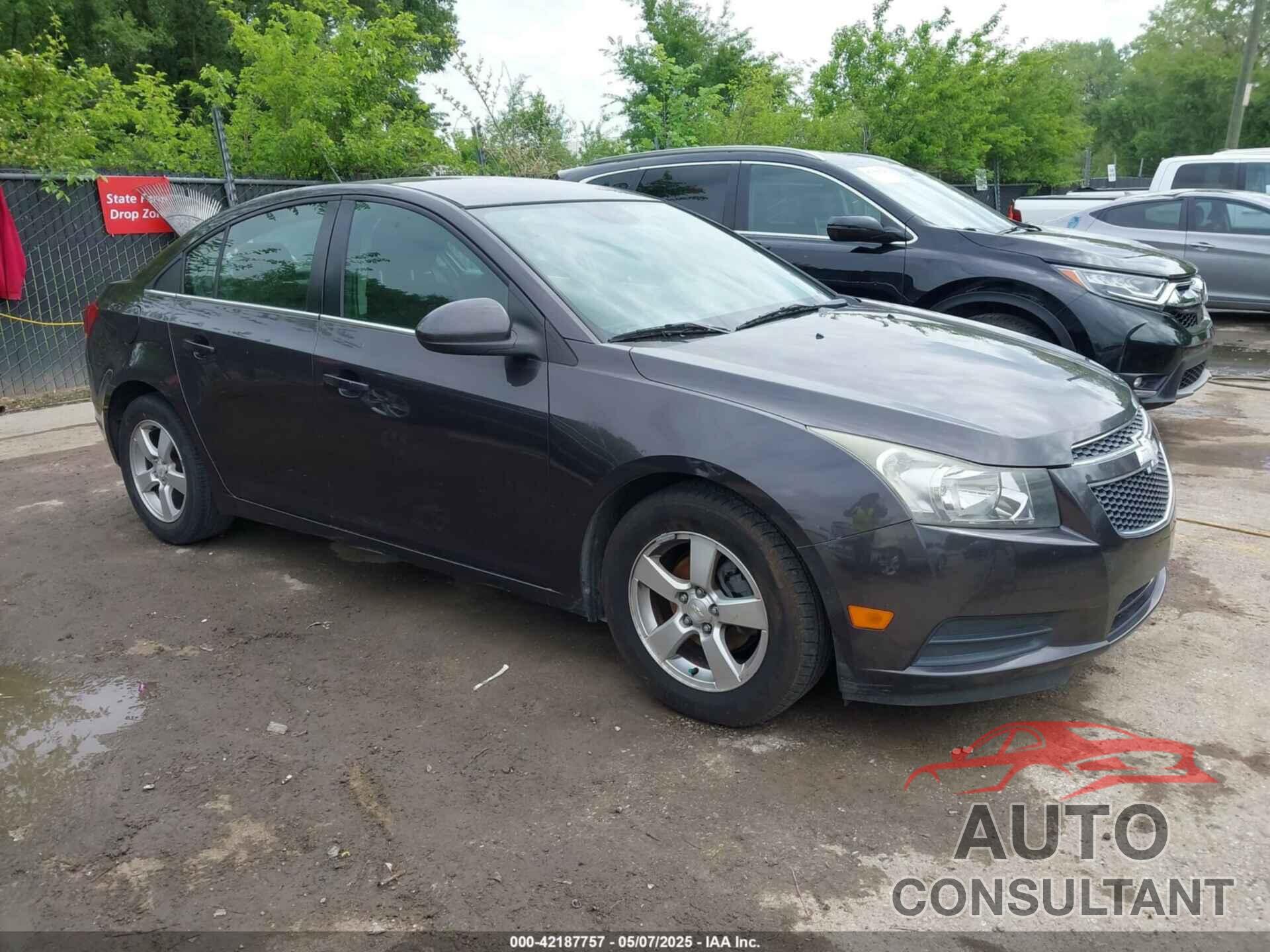 CHEVROLET CRUZE 2014 - 1G1PC5SB8E7106687