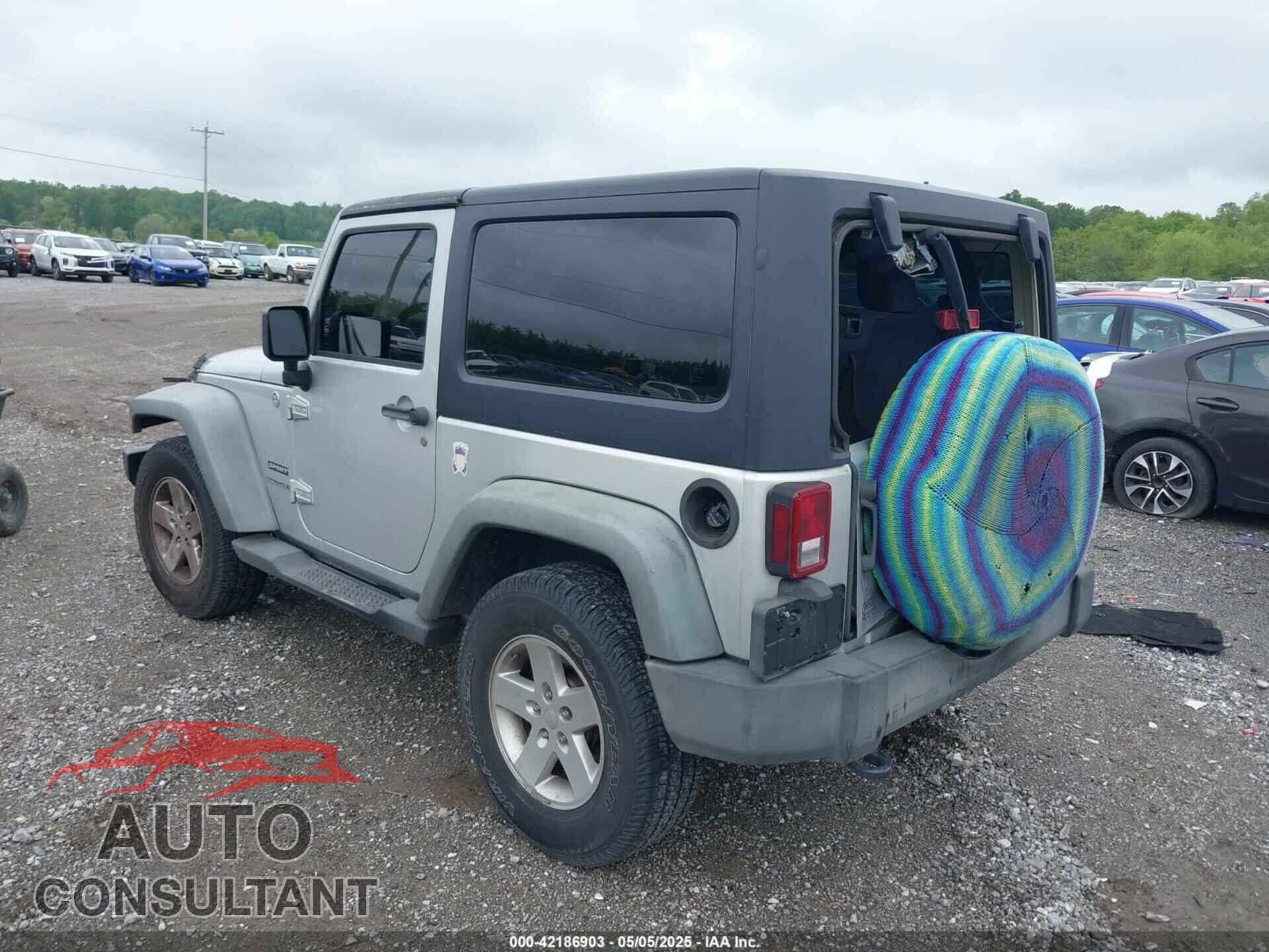JEEP WRANGLER 2011 - 1J4AA2D13BL557870
