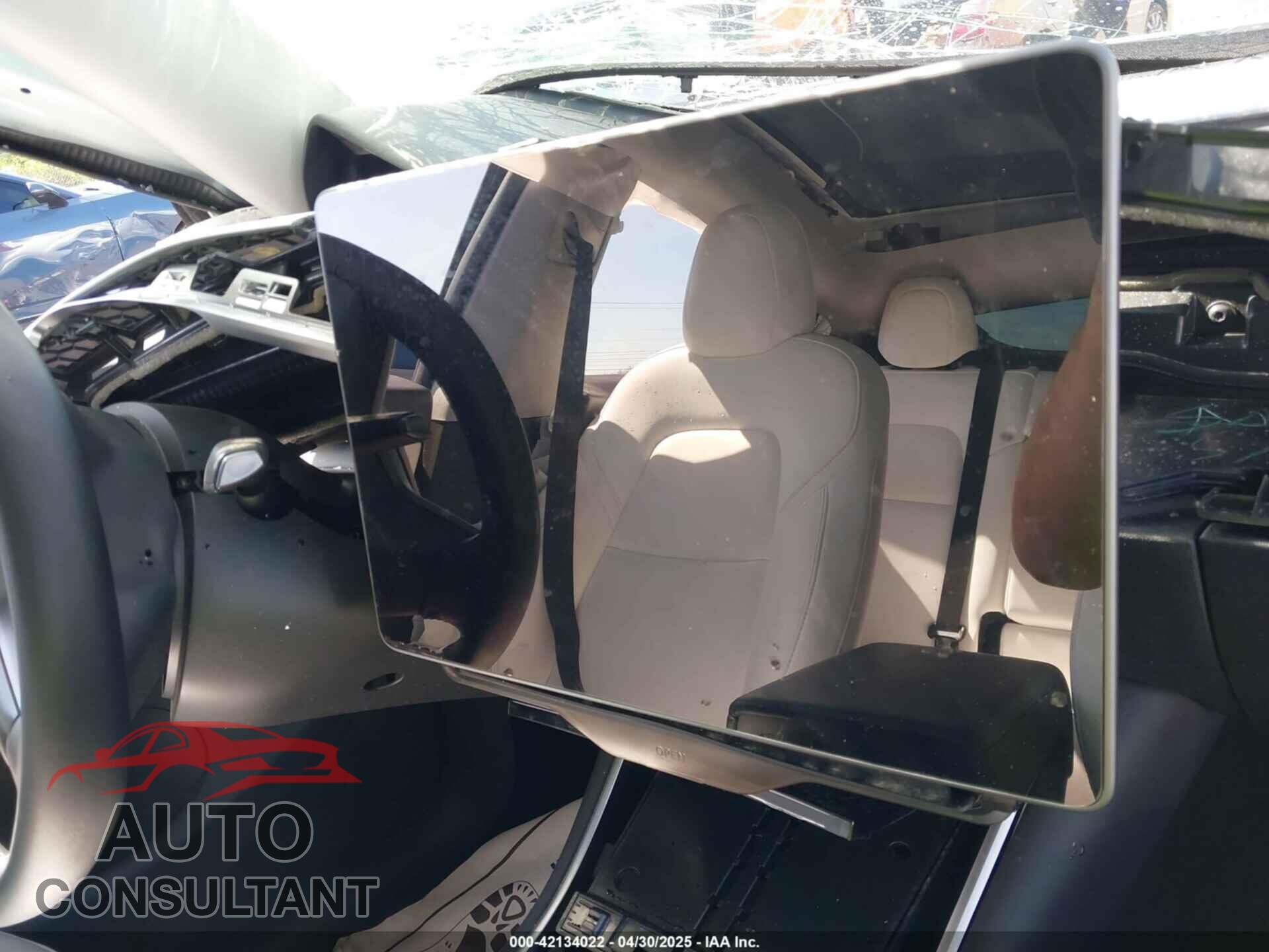 TESLA MODEL Y 2021 - 5YJYGDEF0MF076263