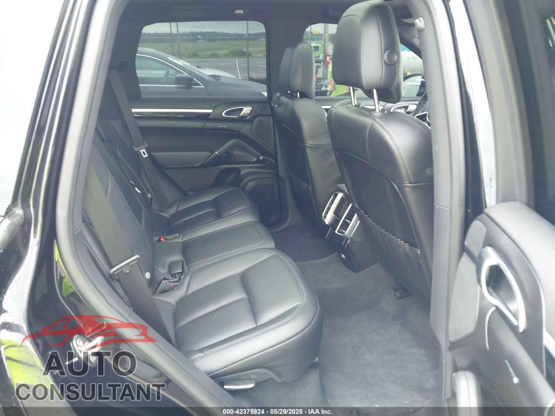 PORSCHE CAYENNE 2016 - WP1AA2A28GLA10621