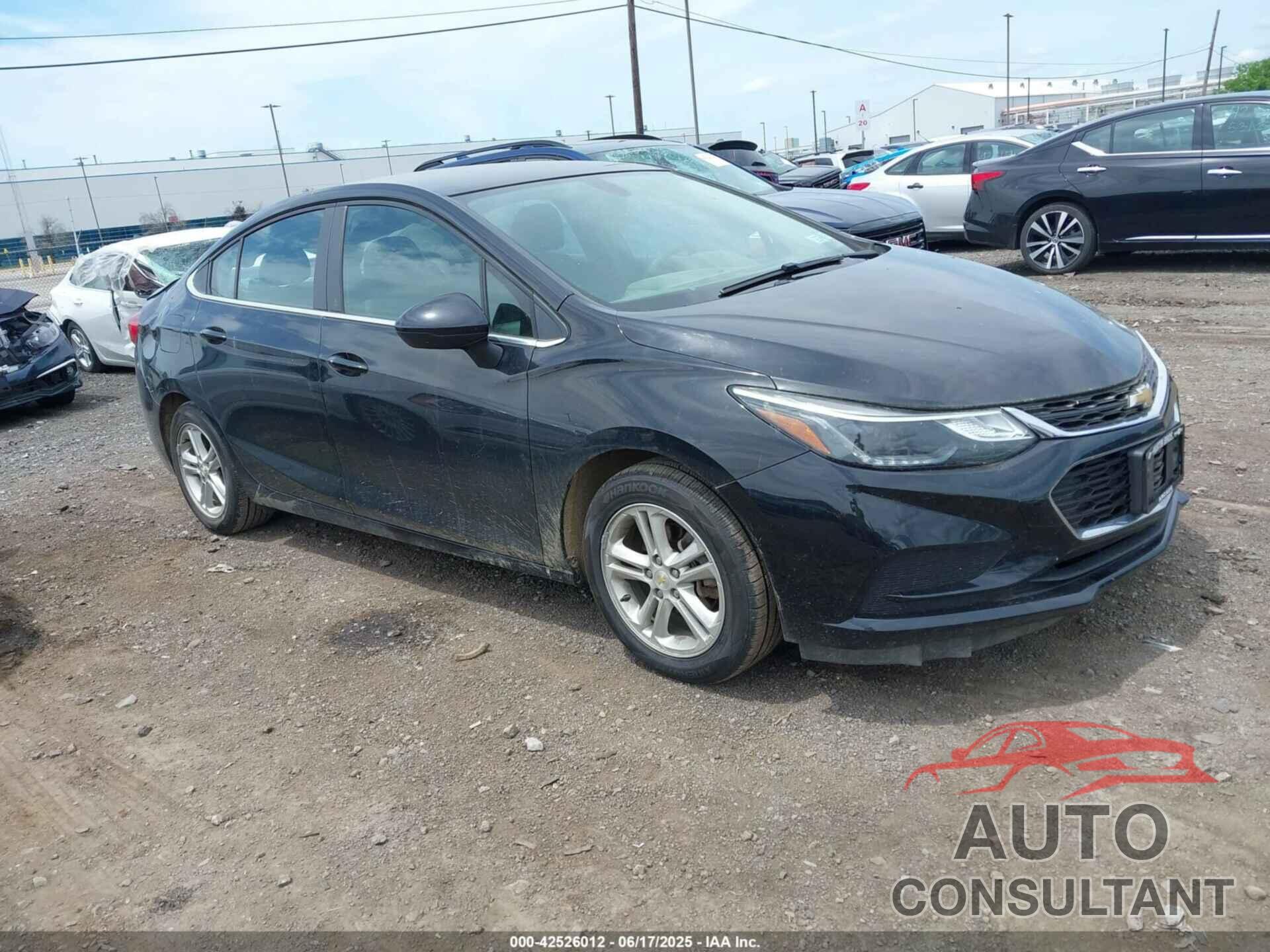 CHEVROLET CRUZE 2018 - 1G1BE5SM5J7107070