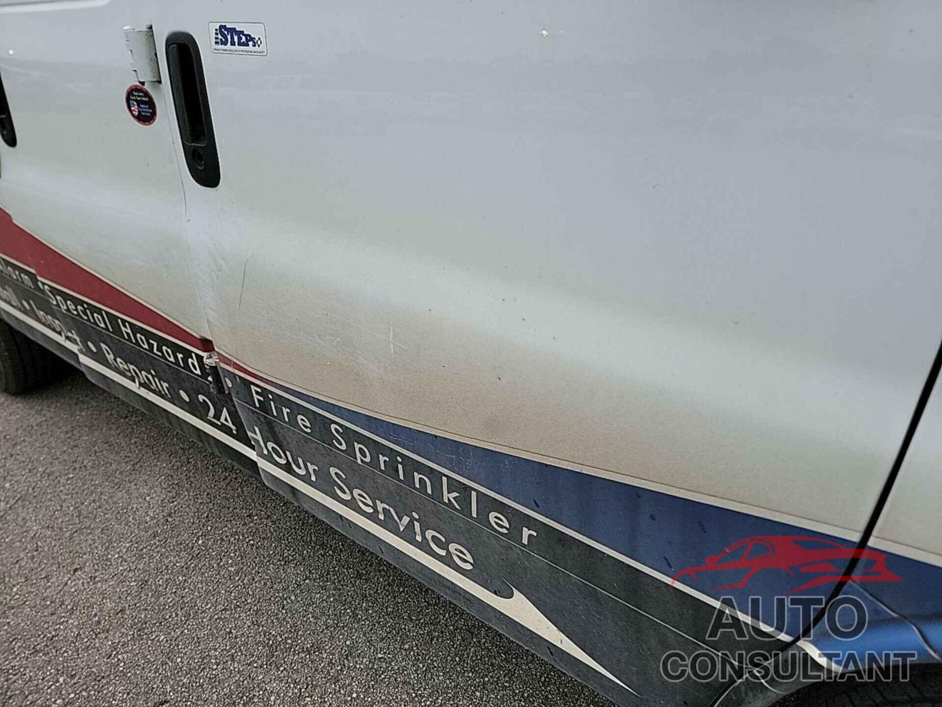 CHEVROLET EXPRESS G2500 2018 - 1GCWGAFG1J1334744