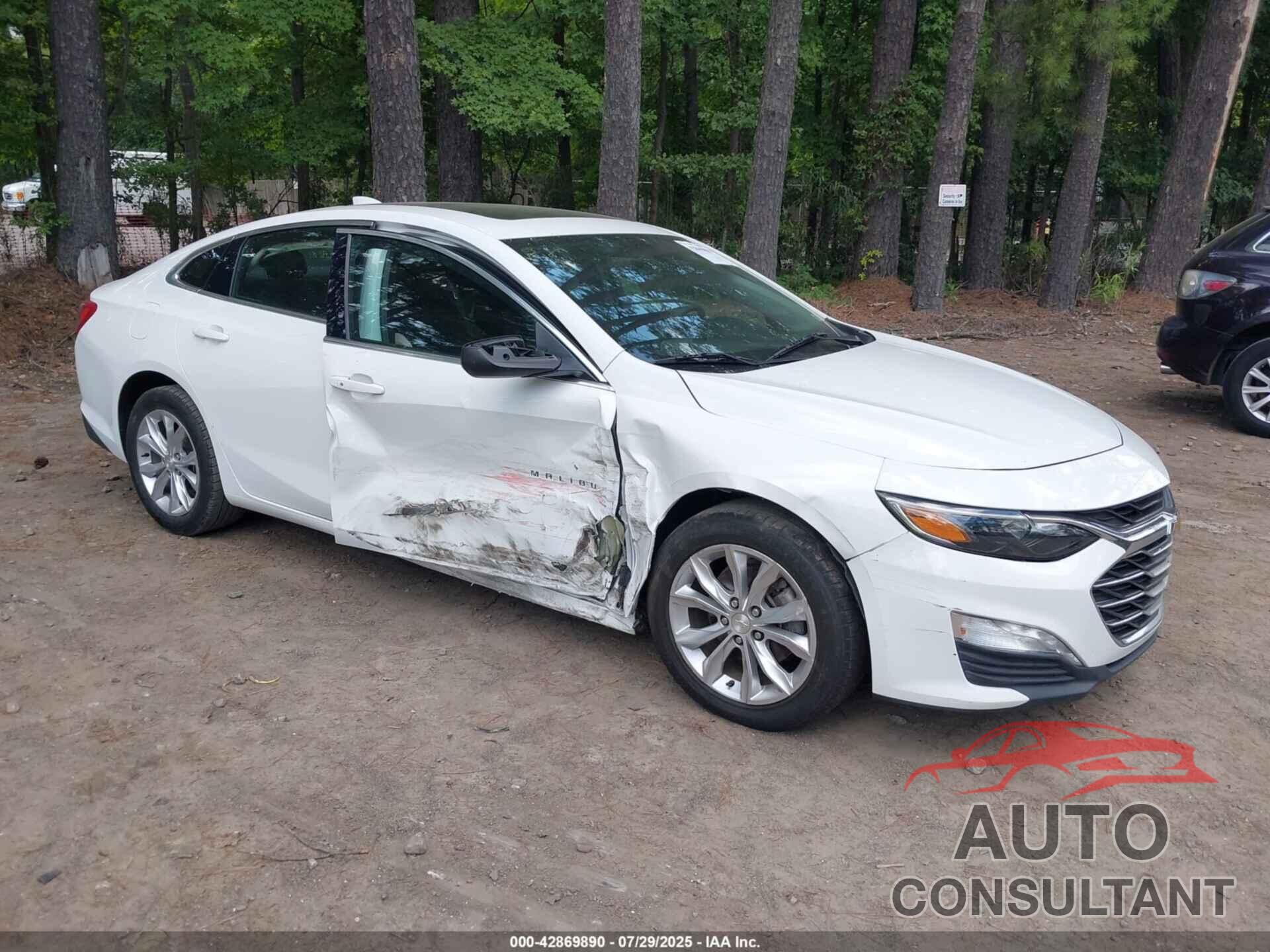 CHEVROLET MALIBU 2021 - 1G1ZD5ST1MF018079