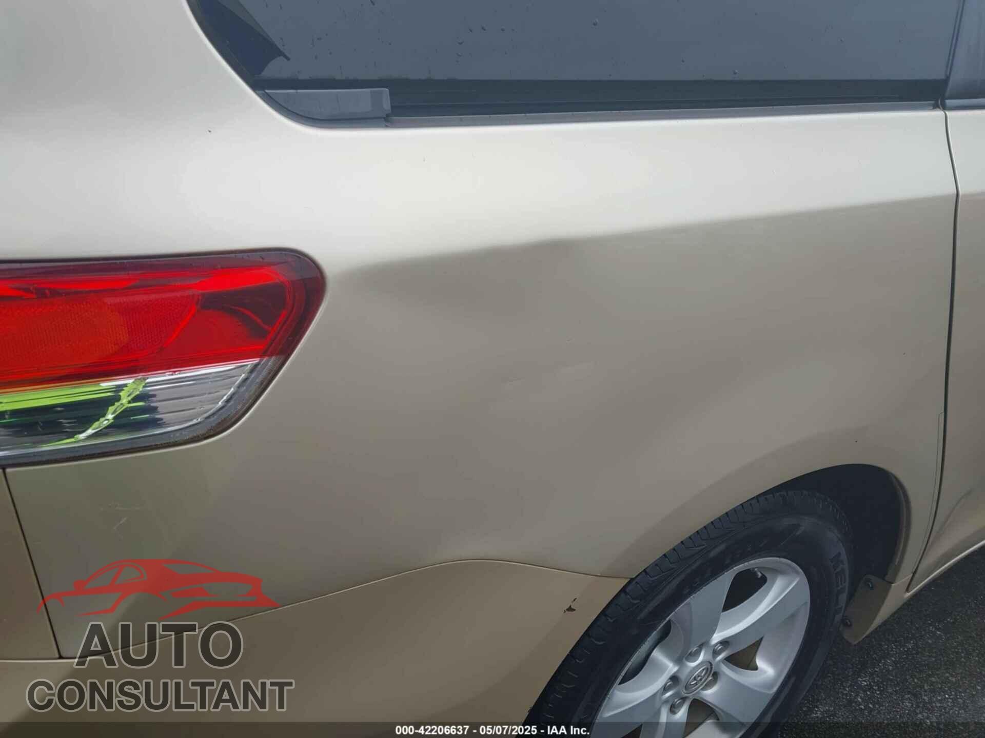 TOYOTA SIENNA 2013 - 5TDKK3DC8DS304981
