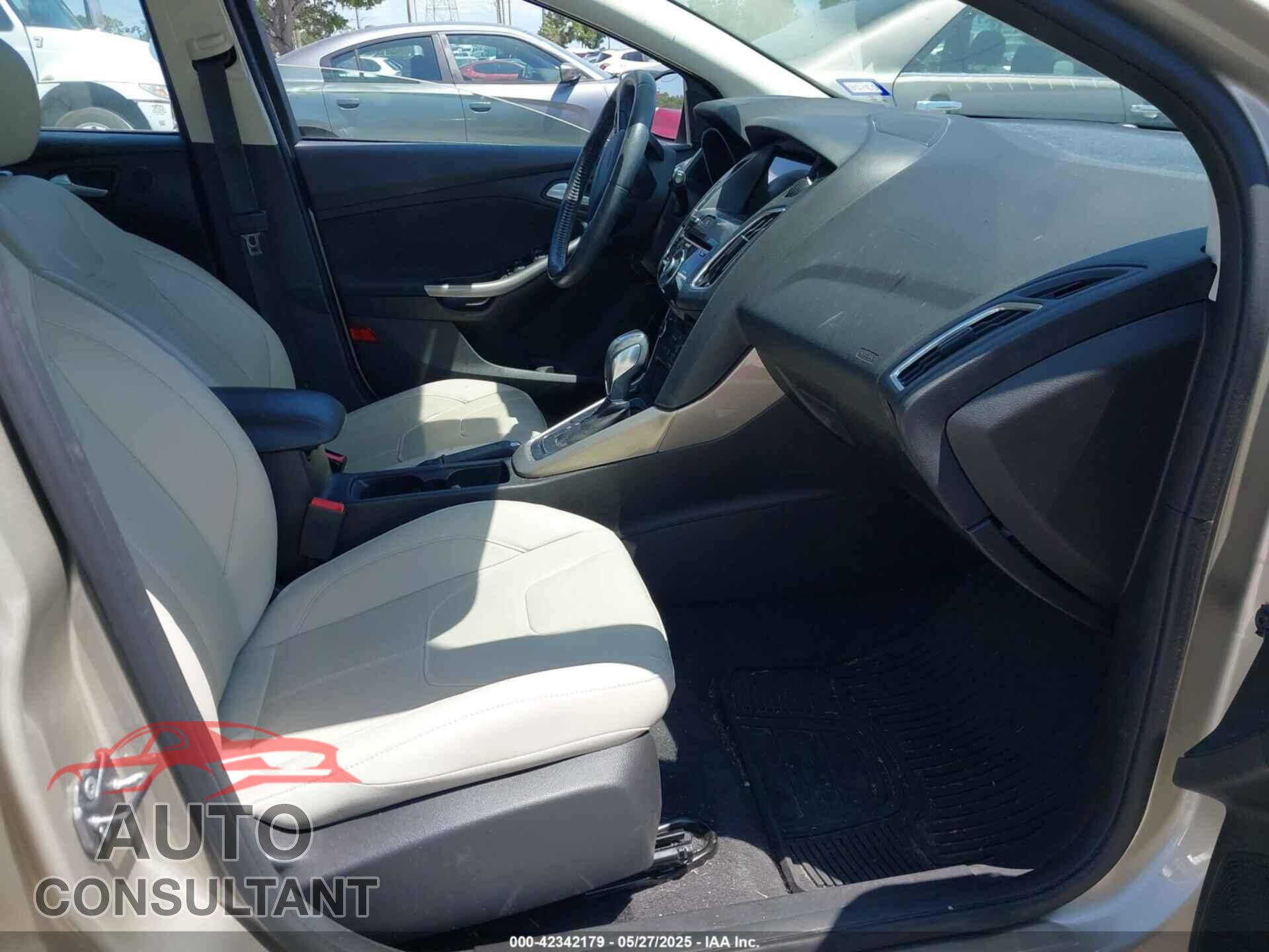 FORD FOCUS 2017 - 1FADP3N21HL327581