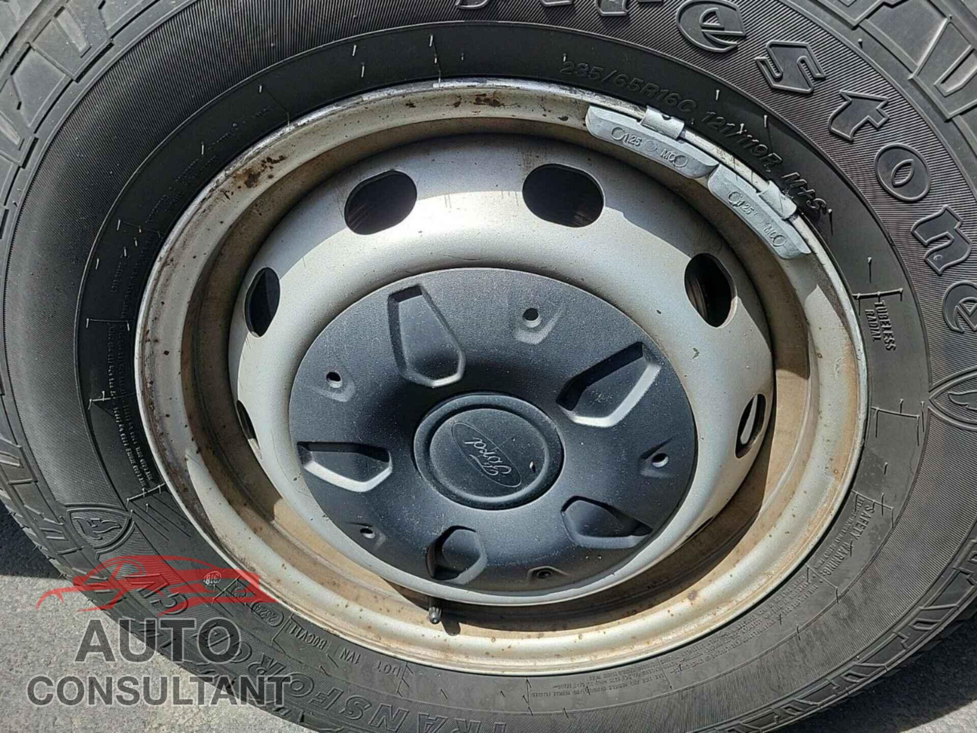 FORD TRANSIT 2019 - 1FTYE1YM4KKB70936