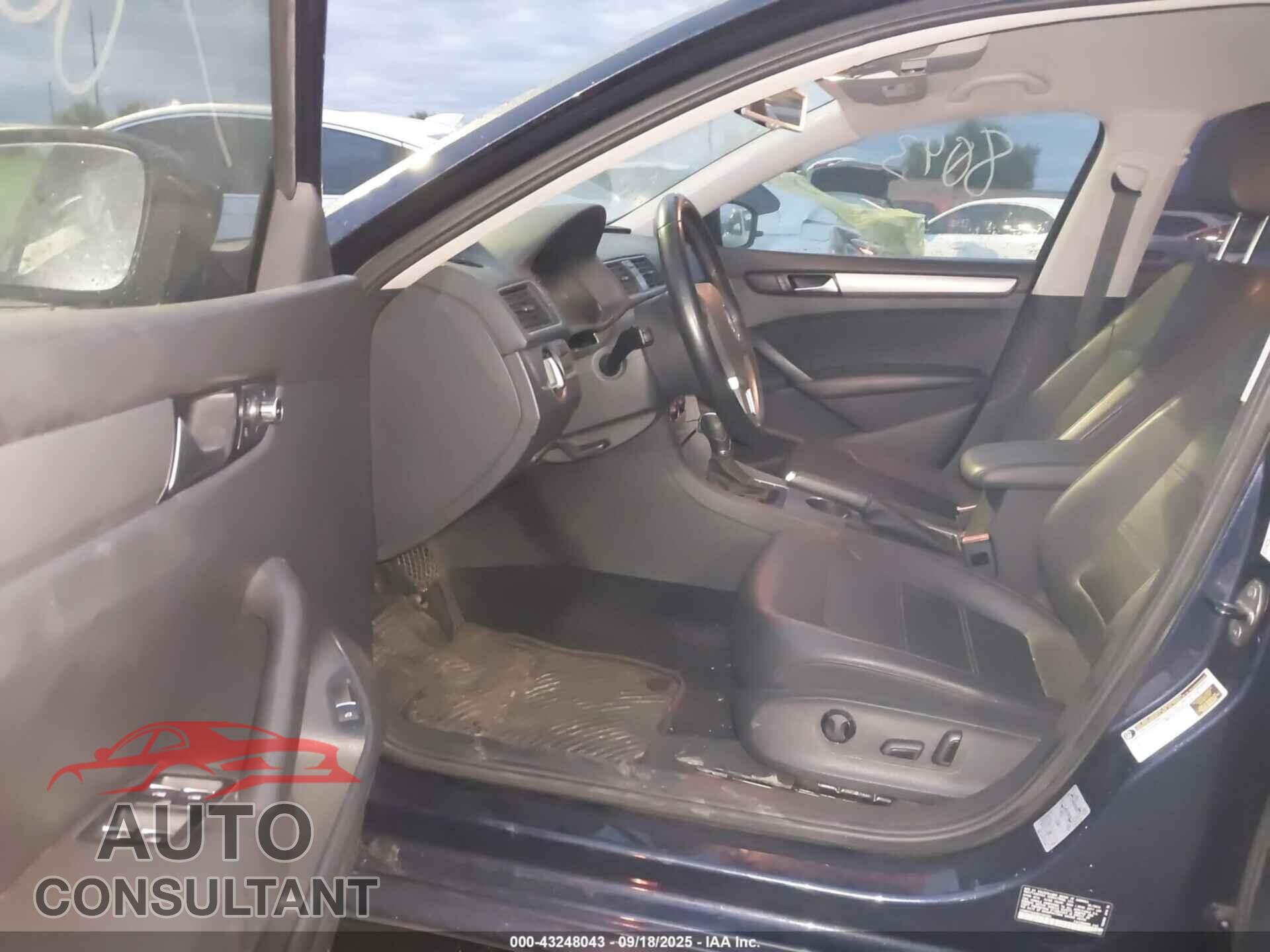 VOLKSWAGEN PASSAT 2014 - 1VWBT7A38EC104224