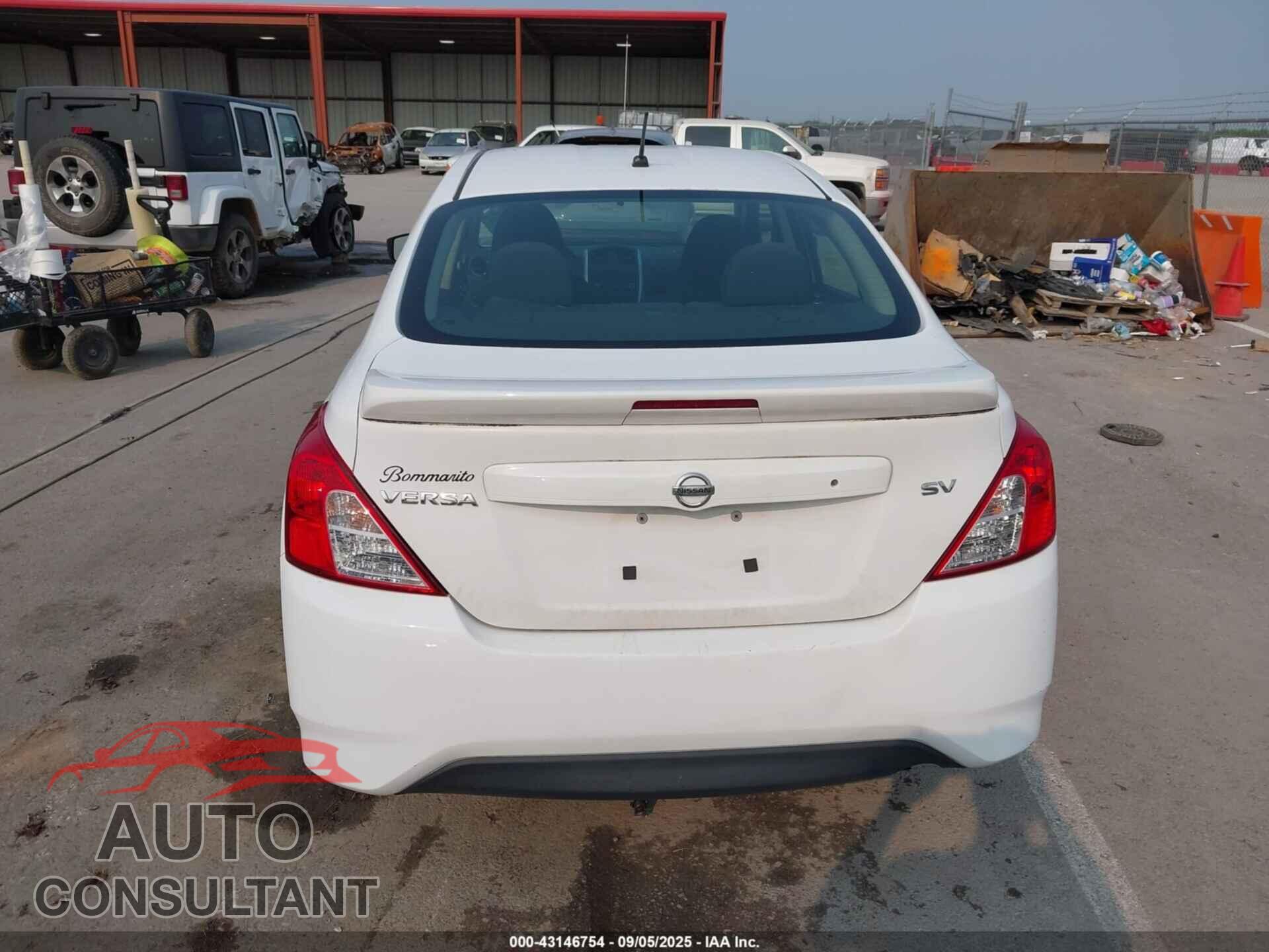 NISSAN VERSA 2017 - 3N1CN7AP3HL868627