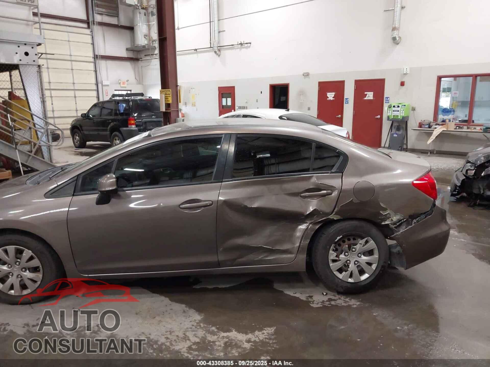 HONDA CIVIC 2012 - 2HGFB2F55CH551562